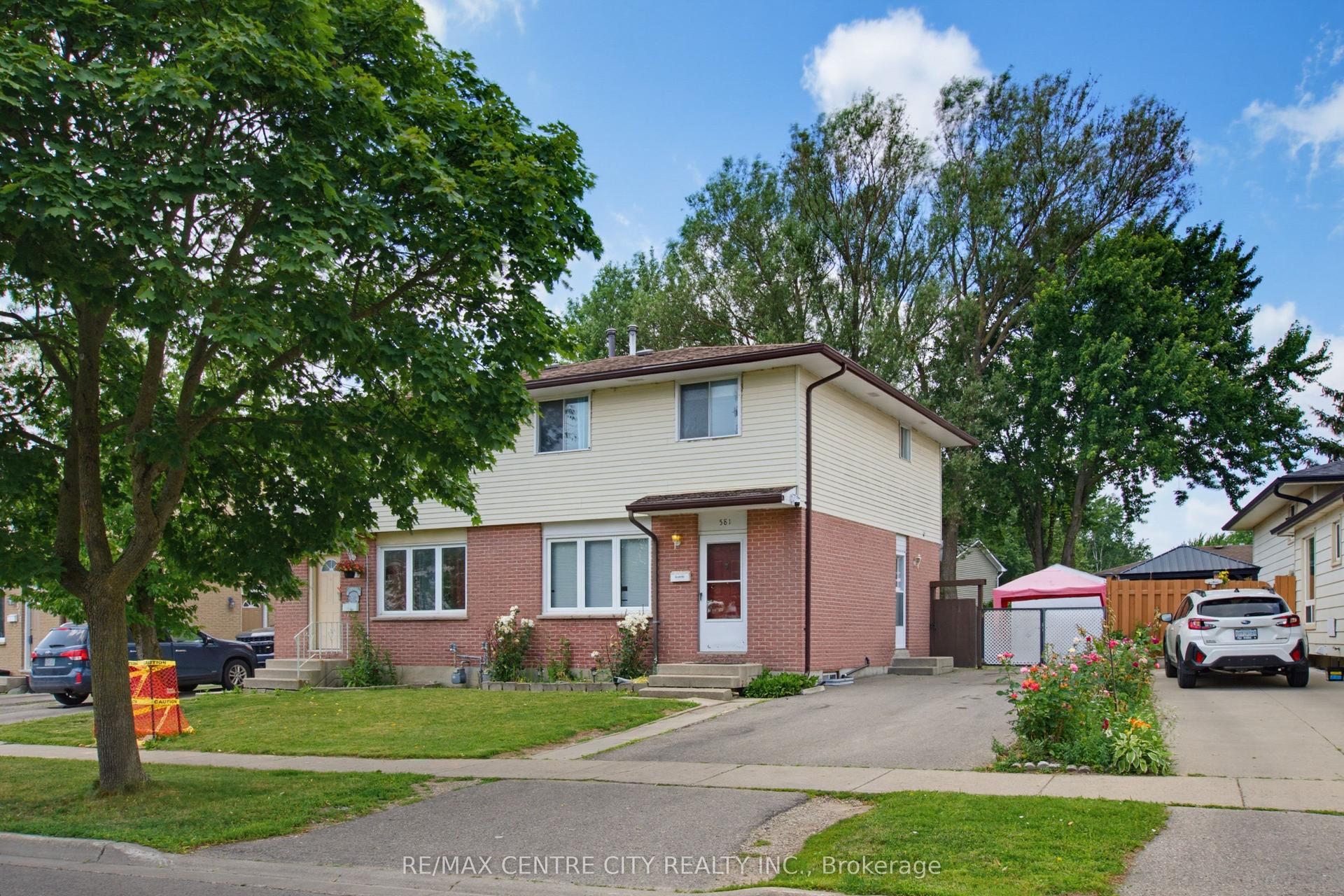 581 Deveron Crescent, London South — Semi-Detached for sale, photo 1