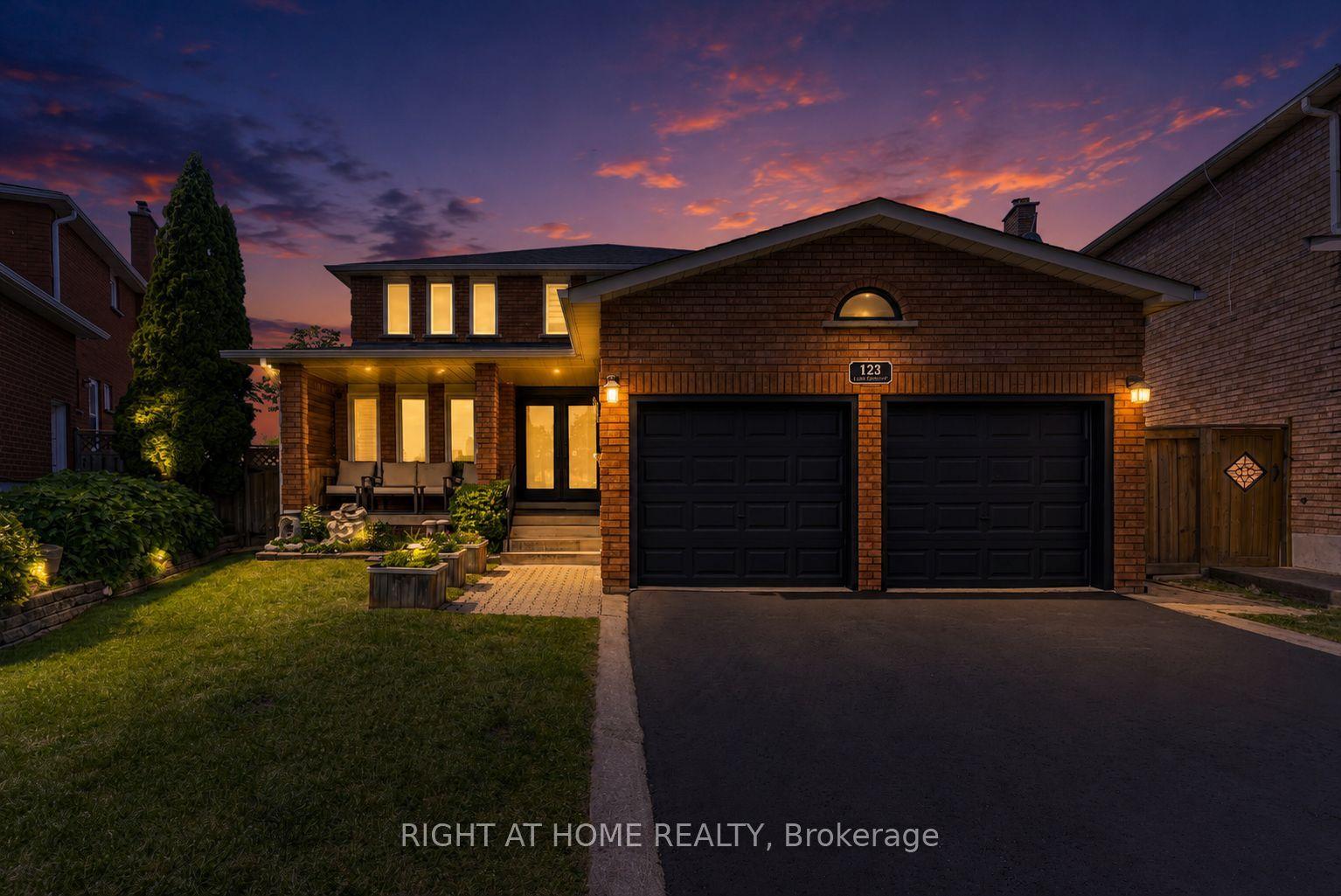123 Lamp Crescent — photo 1
