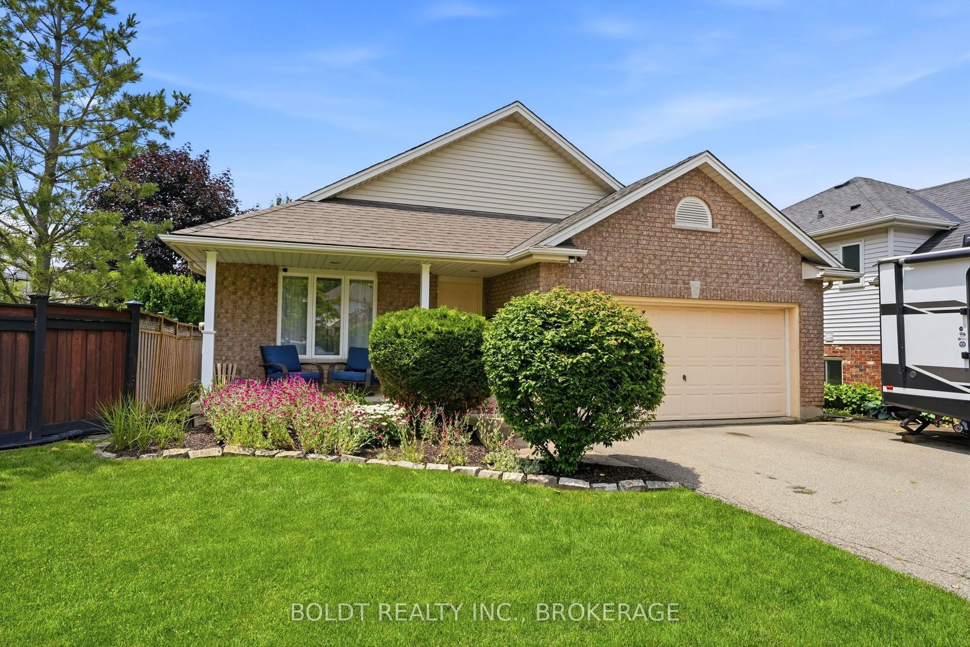 22 Graves Crescent, St. Catharines — Detached for sale, photo 1