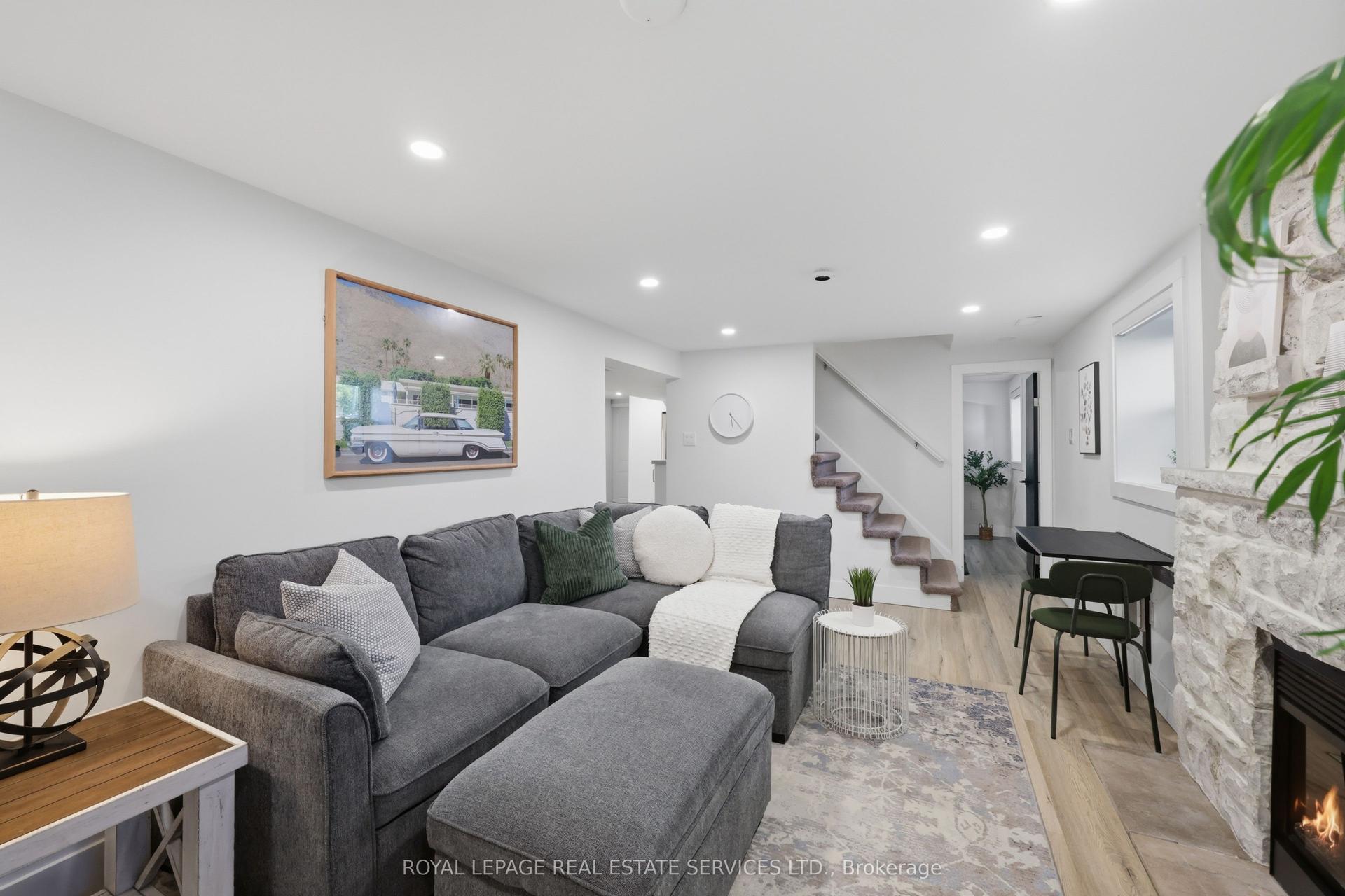 8 Briscoe Street W, London South — Detached for lease, photo 1