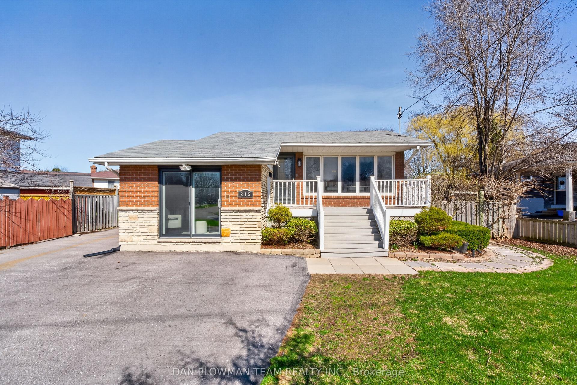 215 Central Park Boulevard N — photo 1