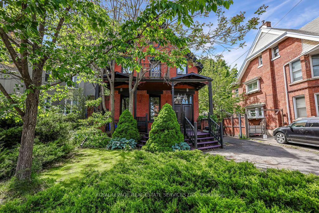 100 Wentworth Street S — photo 1