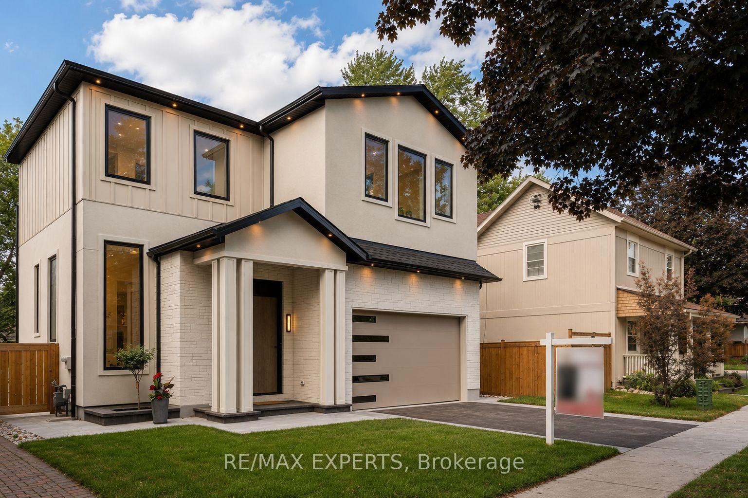 84 Mosley Street, Aurora — Detached for sale, photo 1