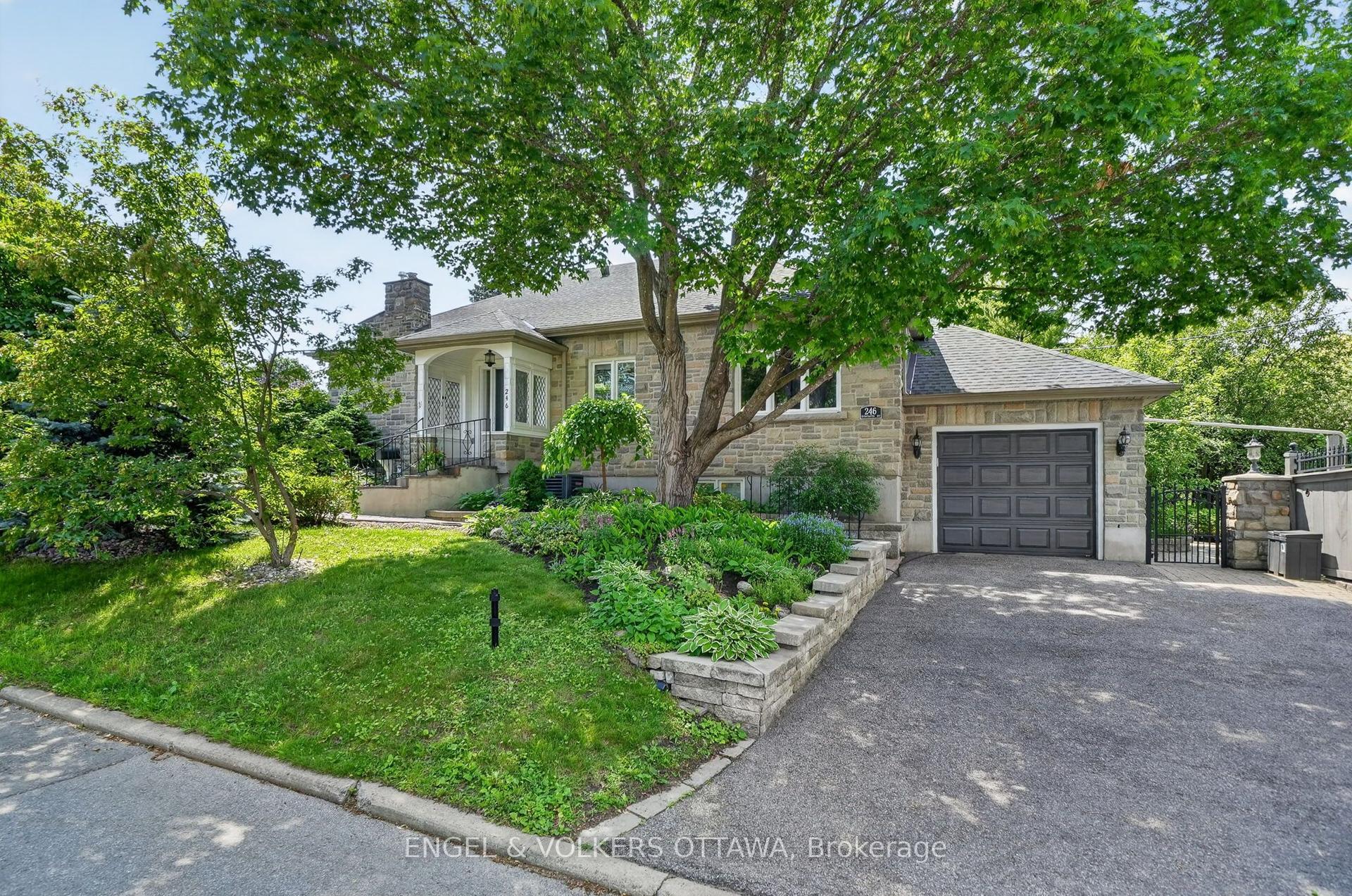 246 Mountbatten Avenue — photo 1