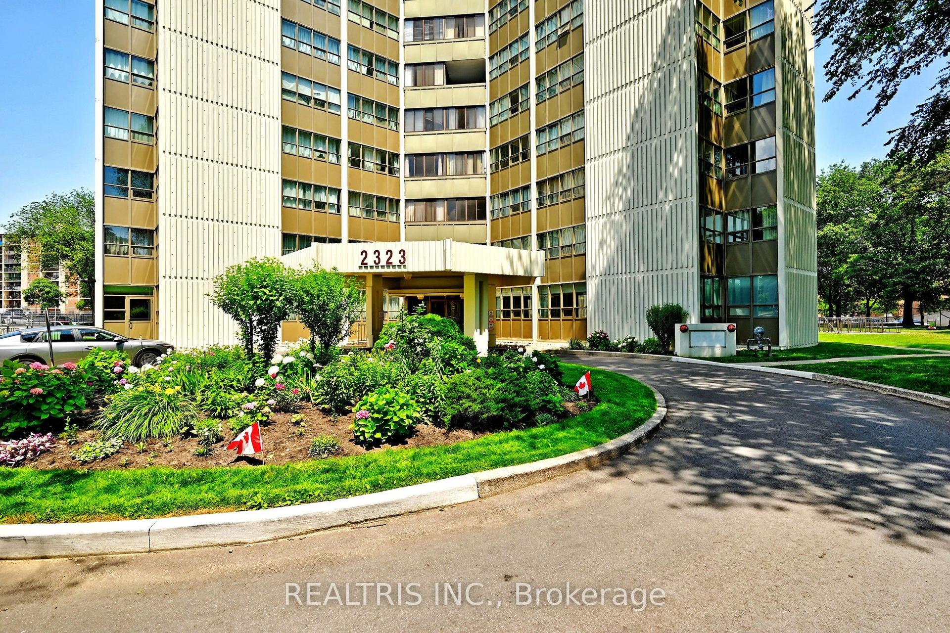 2323 Confederation Parkway 807 #807 — photo 1