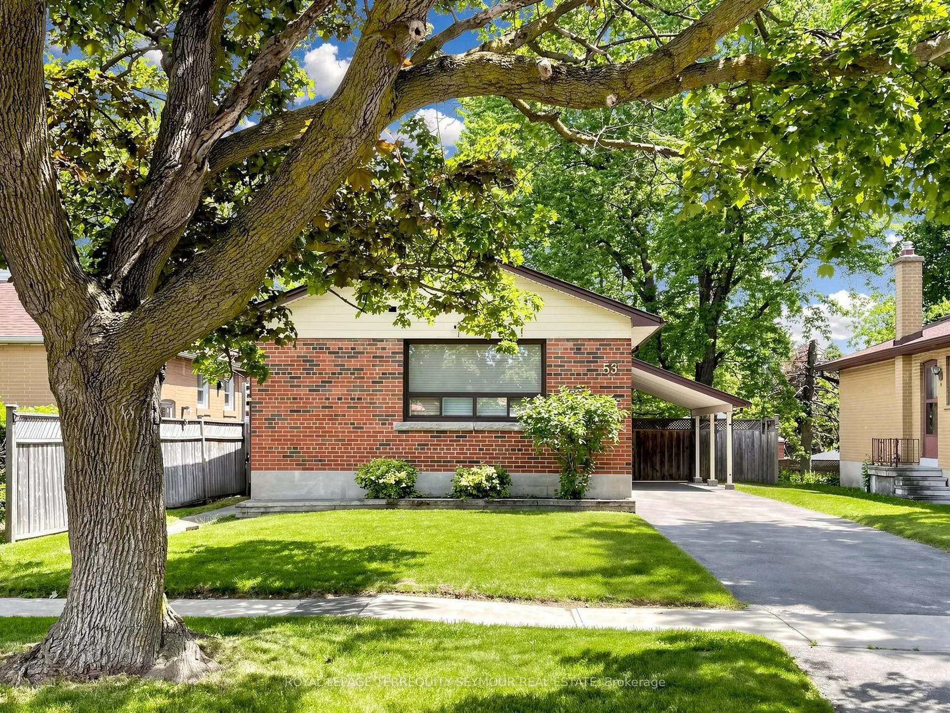 53 Vauxhall Drive — photo 1
