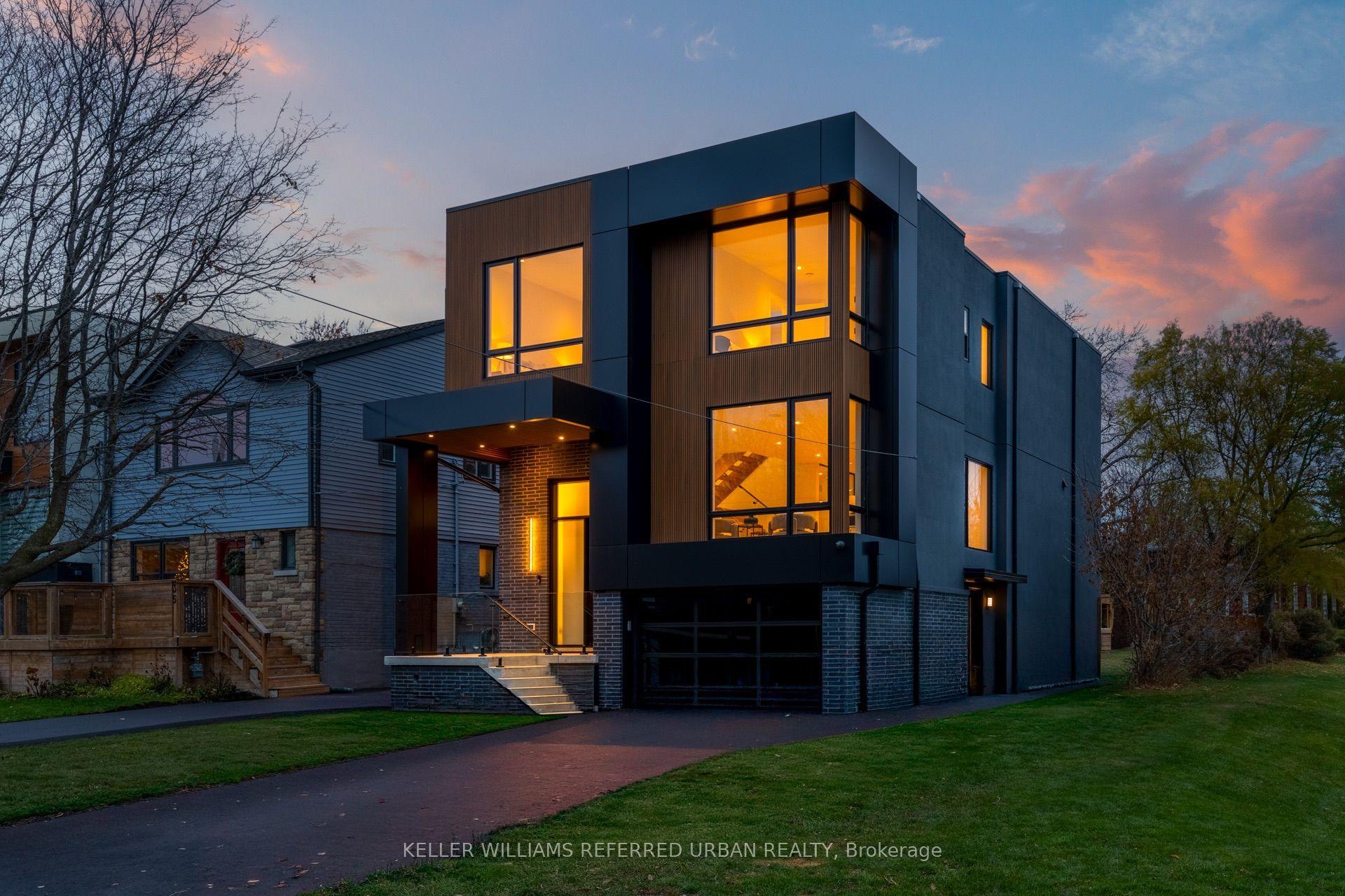 33 Twelfth Street, Toronto — Detached for sale, photo 1