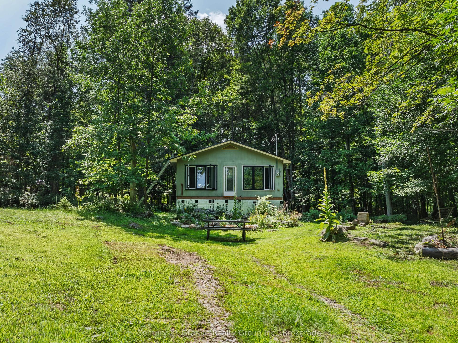 28 Dovers Hill Road, Dysart et al — Detached for sale, photo 1
