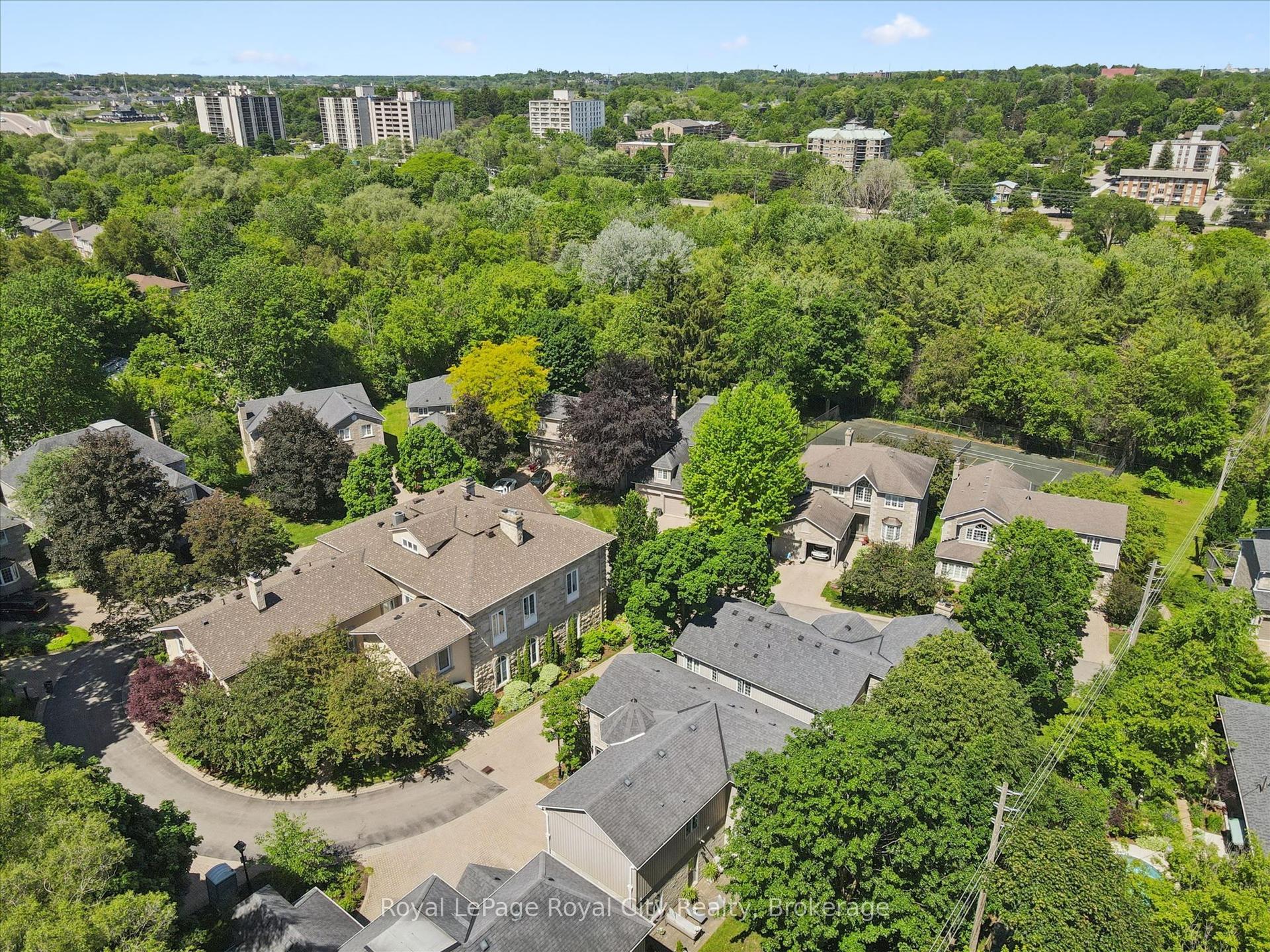 25 MANOR PARK Crescent 11 #11 — photo 1