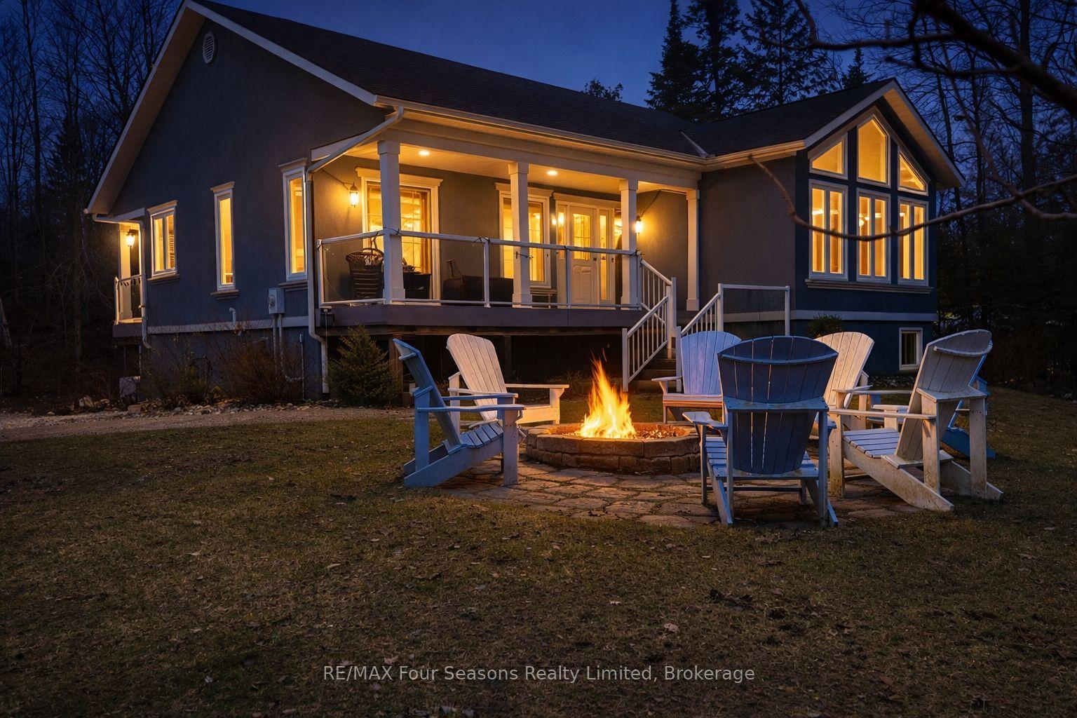 37 Silver Lake Crescent — photo 1