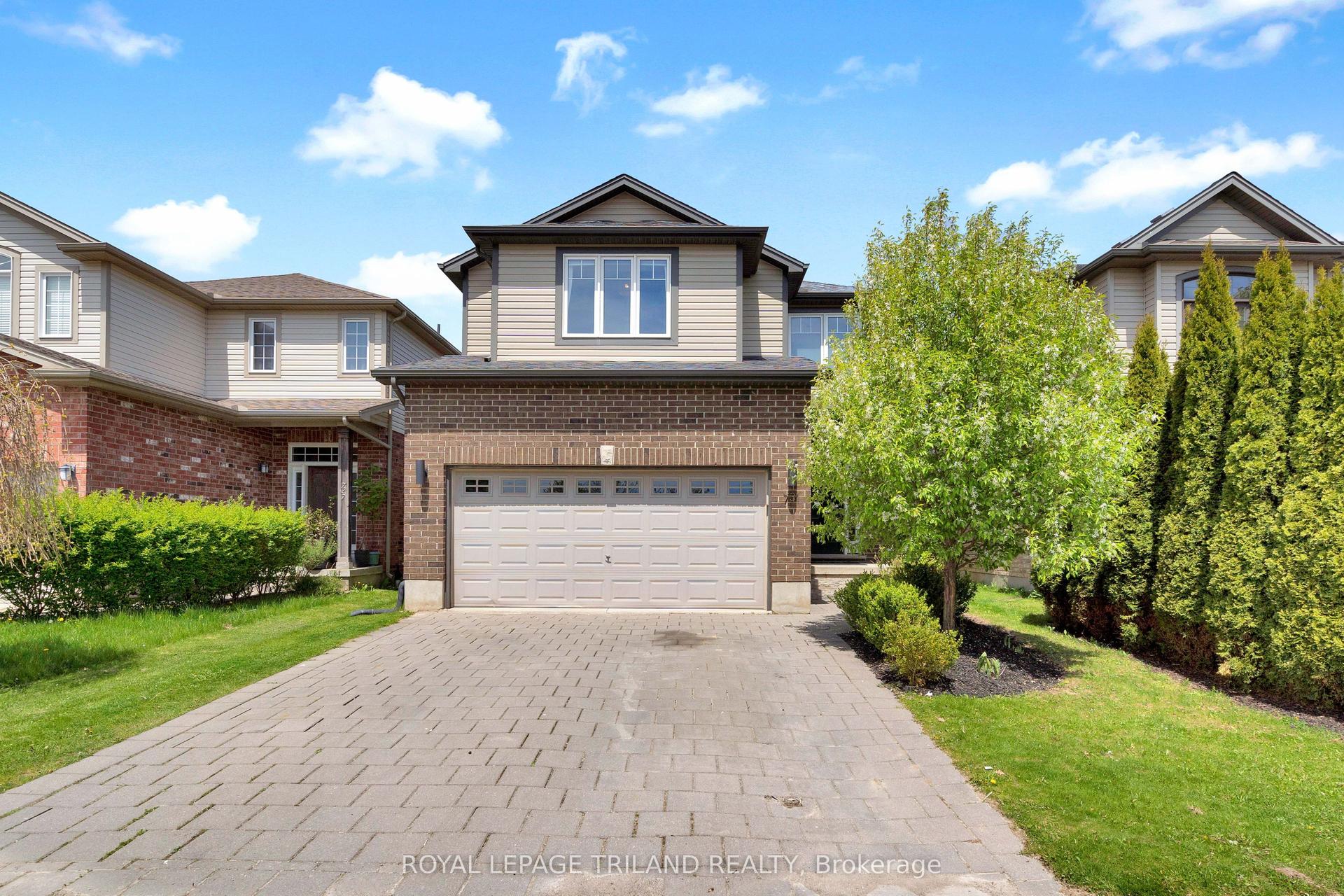 731 Springwood Crescent — photo 1