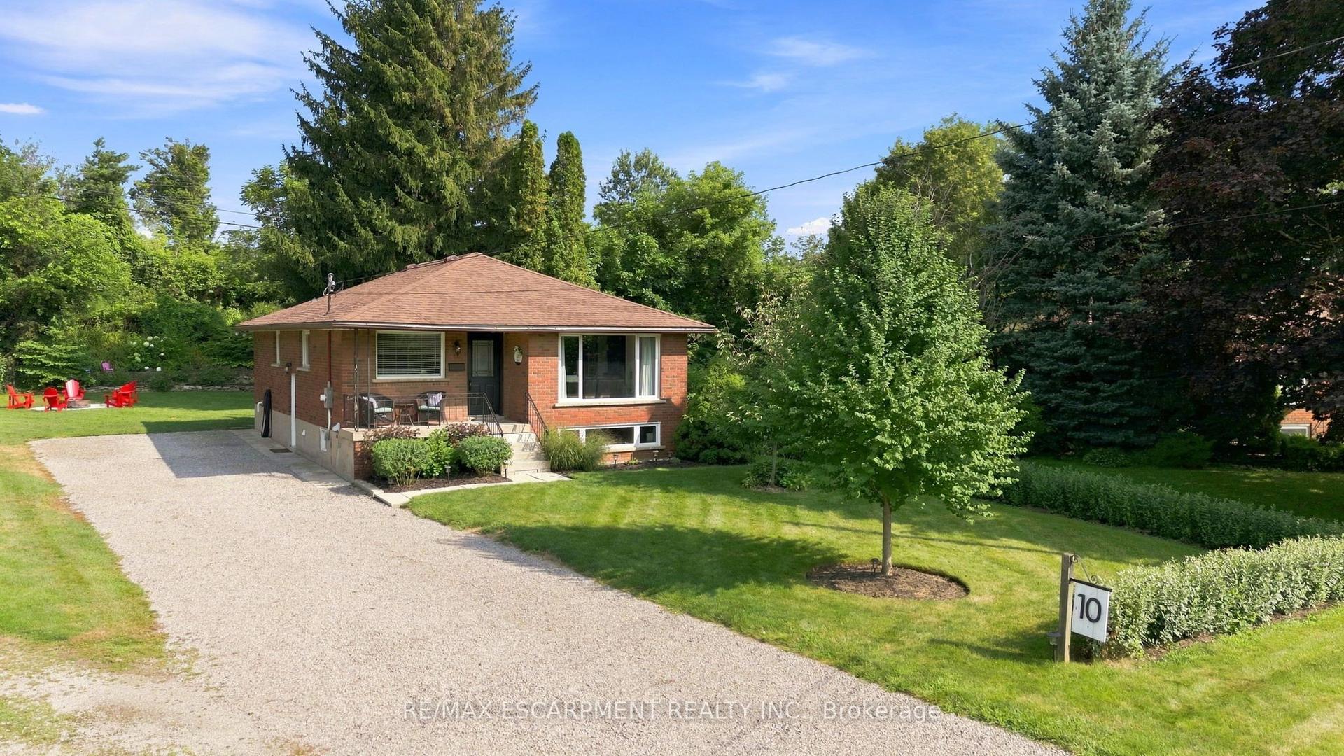 10 Taylor Crescent, Hamilton — Detached for sale, photo 1