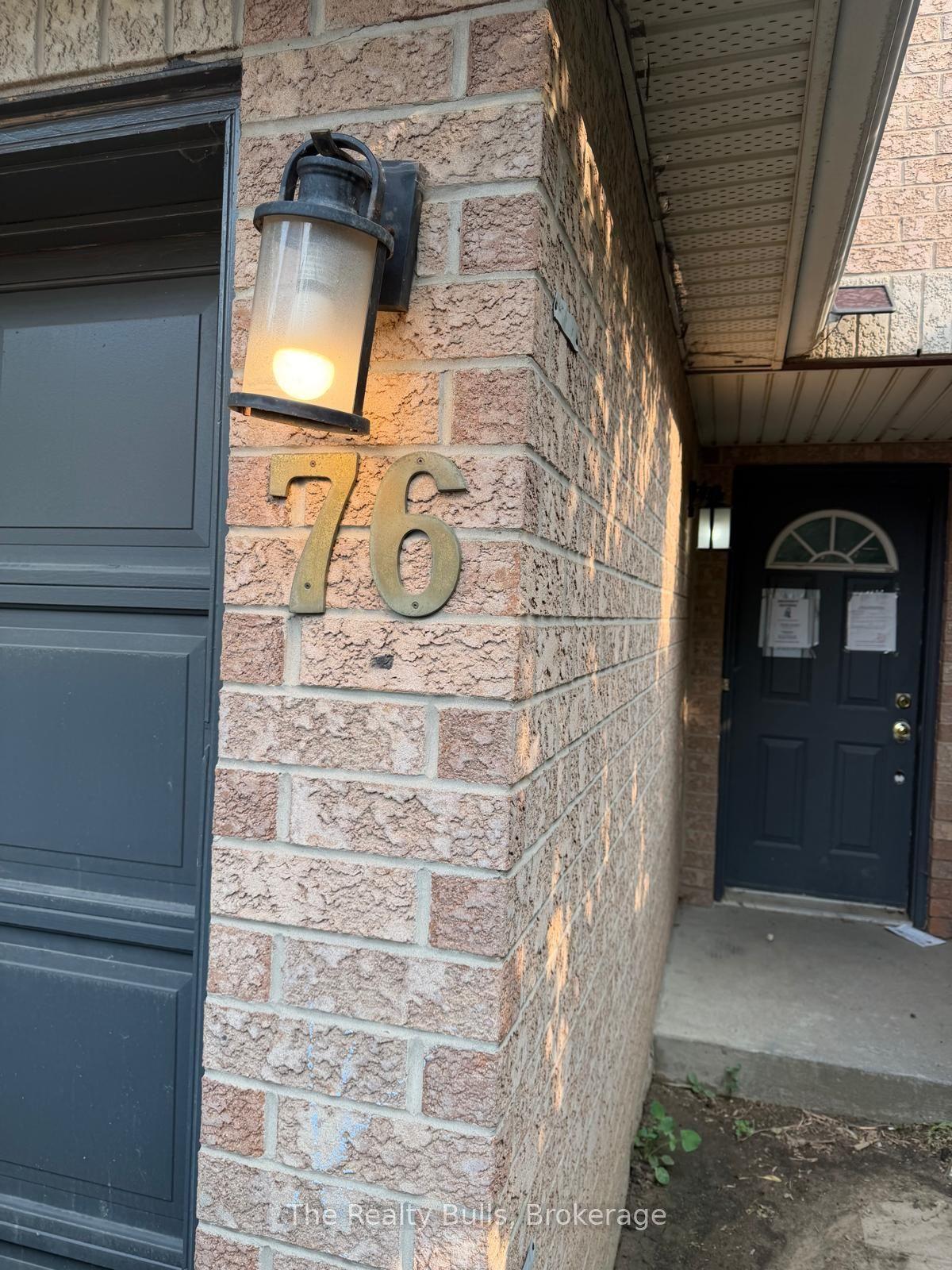76 Spadina Road 76 #76, Brampton — Condo Town for sale, photo 1