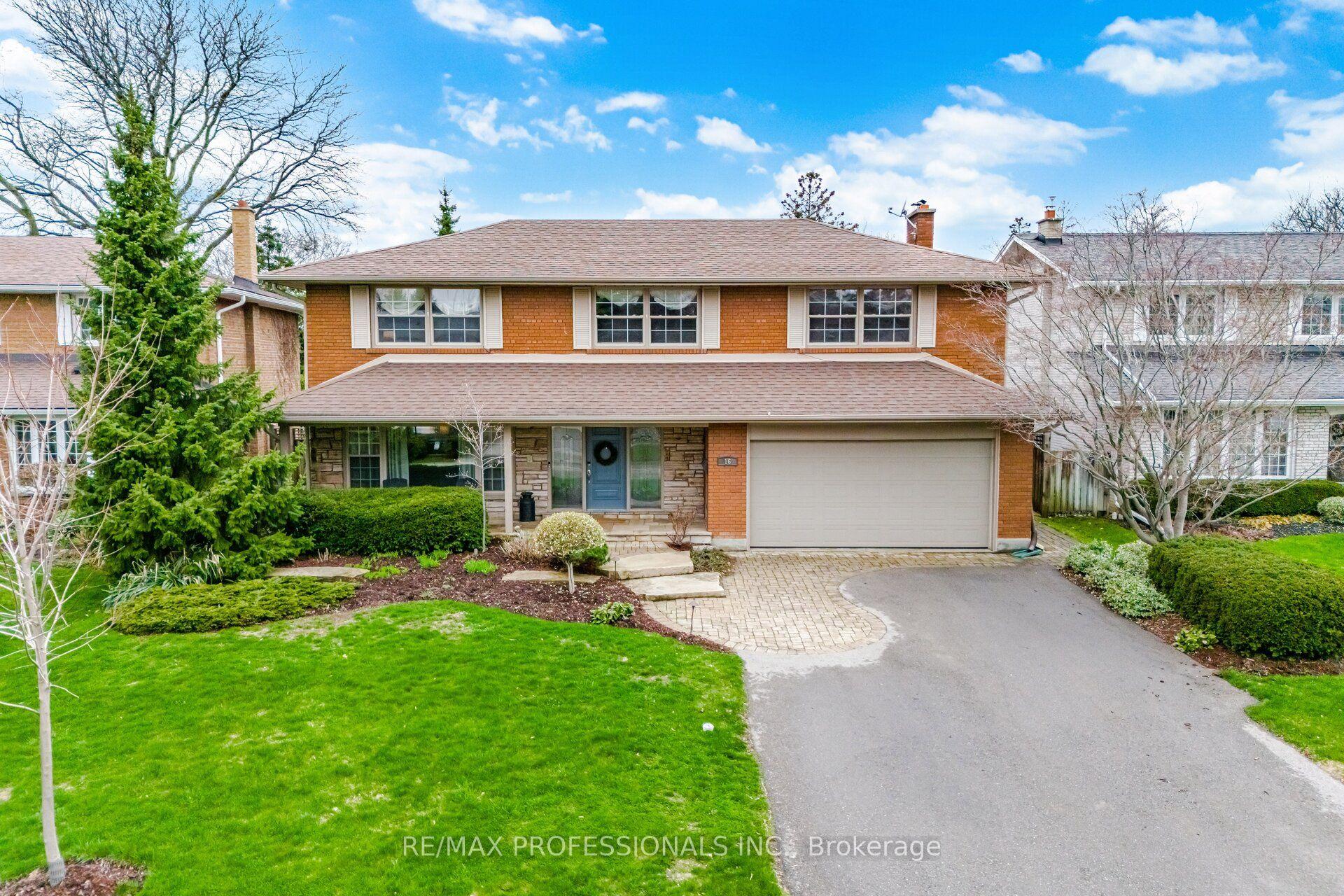 16 Cherry Post Crescent — photo 1