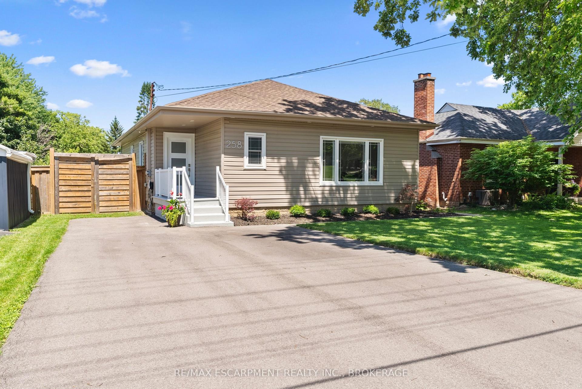 258 Sanatorium Road, Hamilton — Detached for sale, photo 1