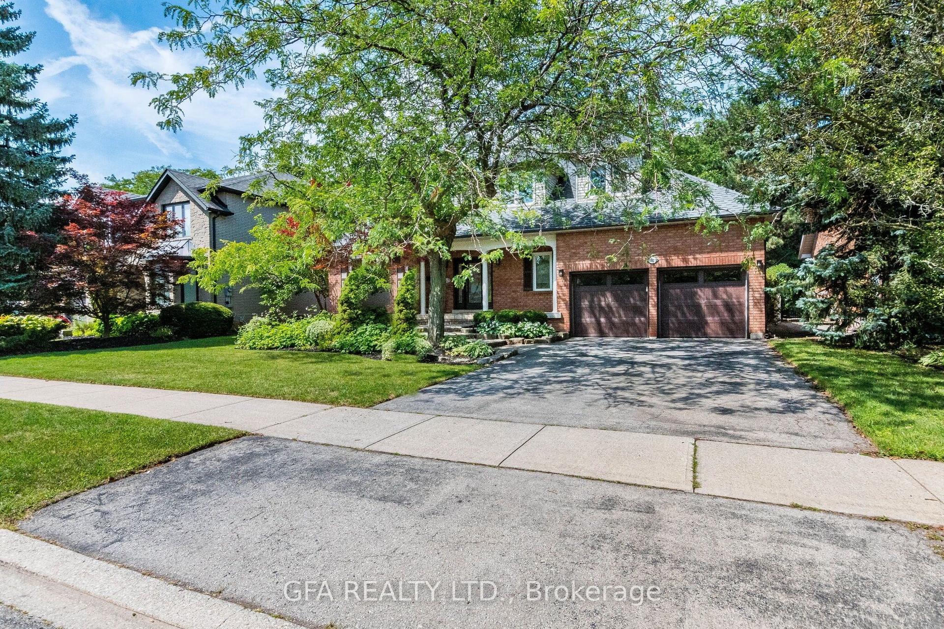 1027 Masters Green, Oakville — Detached for sale, photo 1
