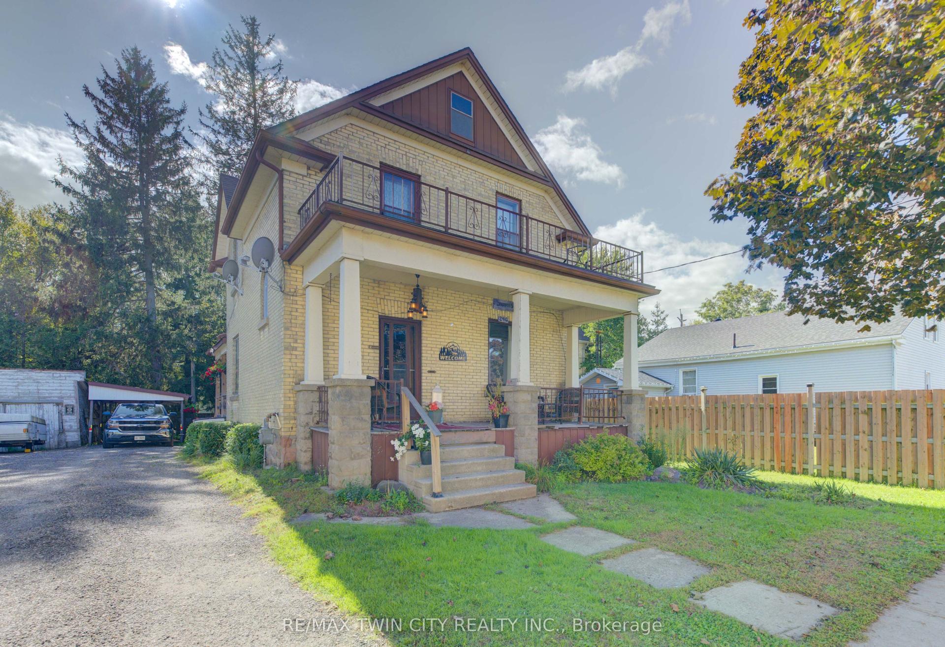 246 Jacob Street, Wilmot — Detached for sale, photo 1