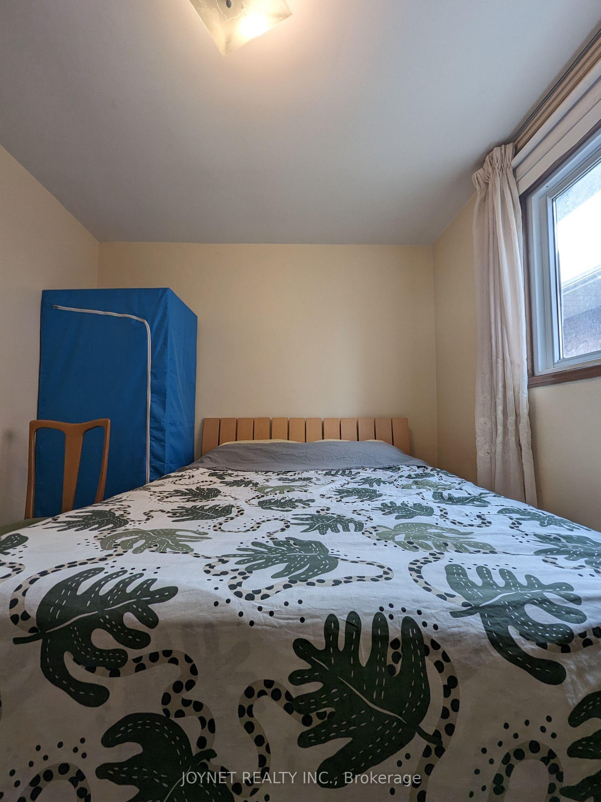 17 Firebrace Road, Toronto — Detached for lease, photo 1