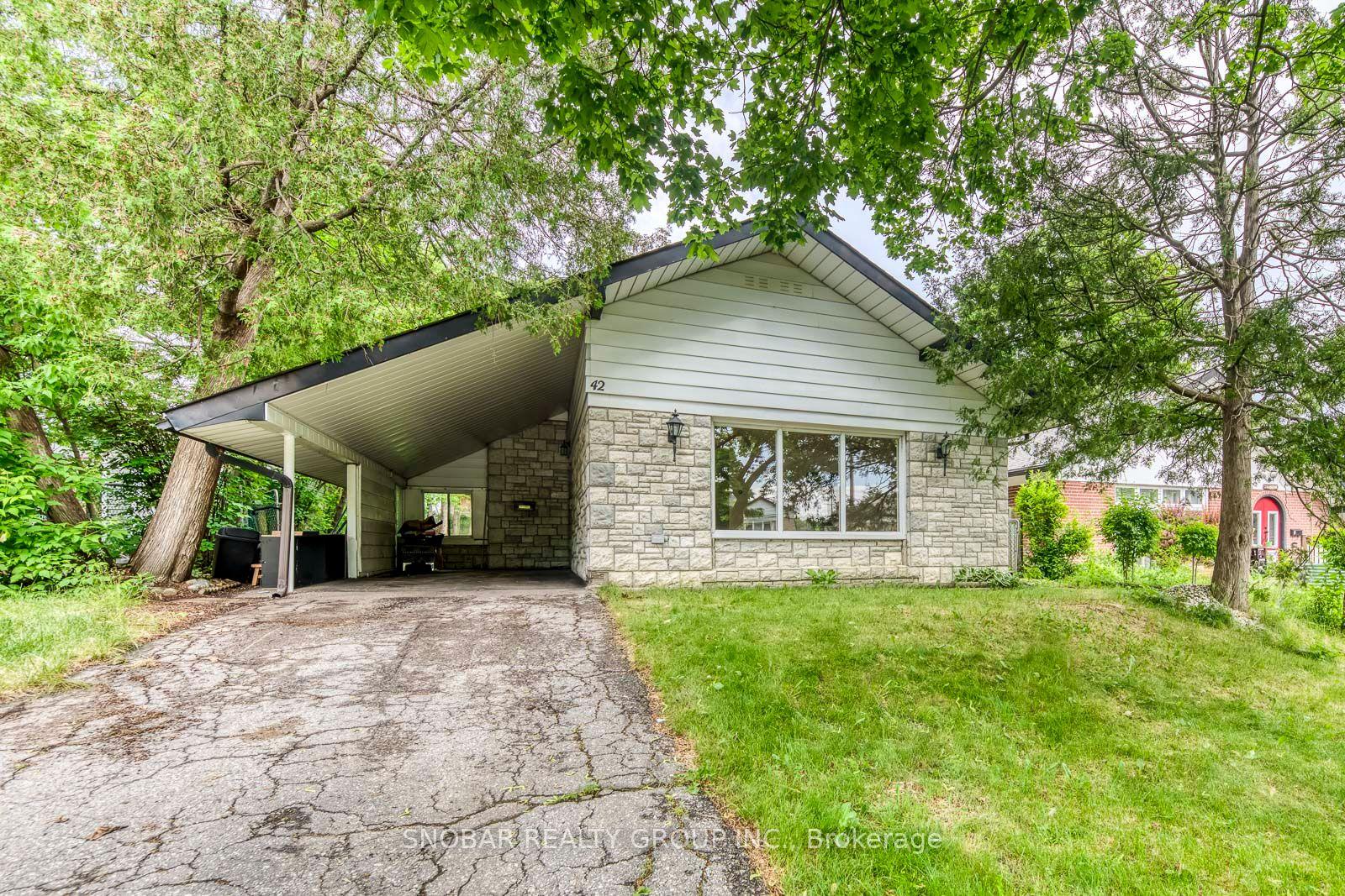 42 Clearbrooke Circle — photo 1