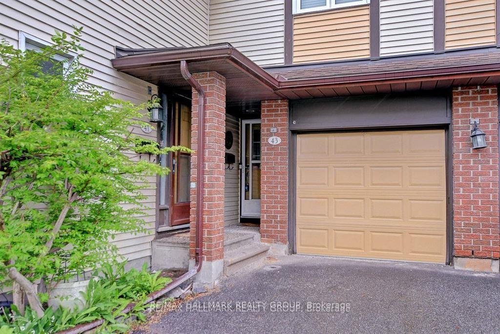 43 Haxby Private 43 #43, Hunt Club - South Keys and Area — Condo Town for lease, photo 1
