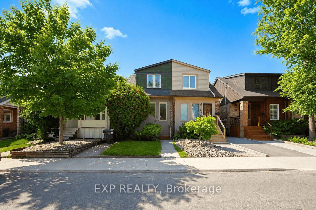 379 Davisville Avenue — photo 1