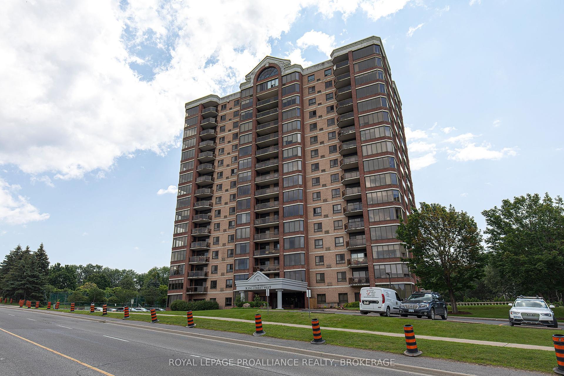 1000 King Street W 1302 #1302, Kingston — Condo for sale, photo 1