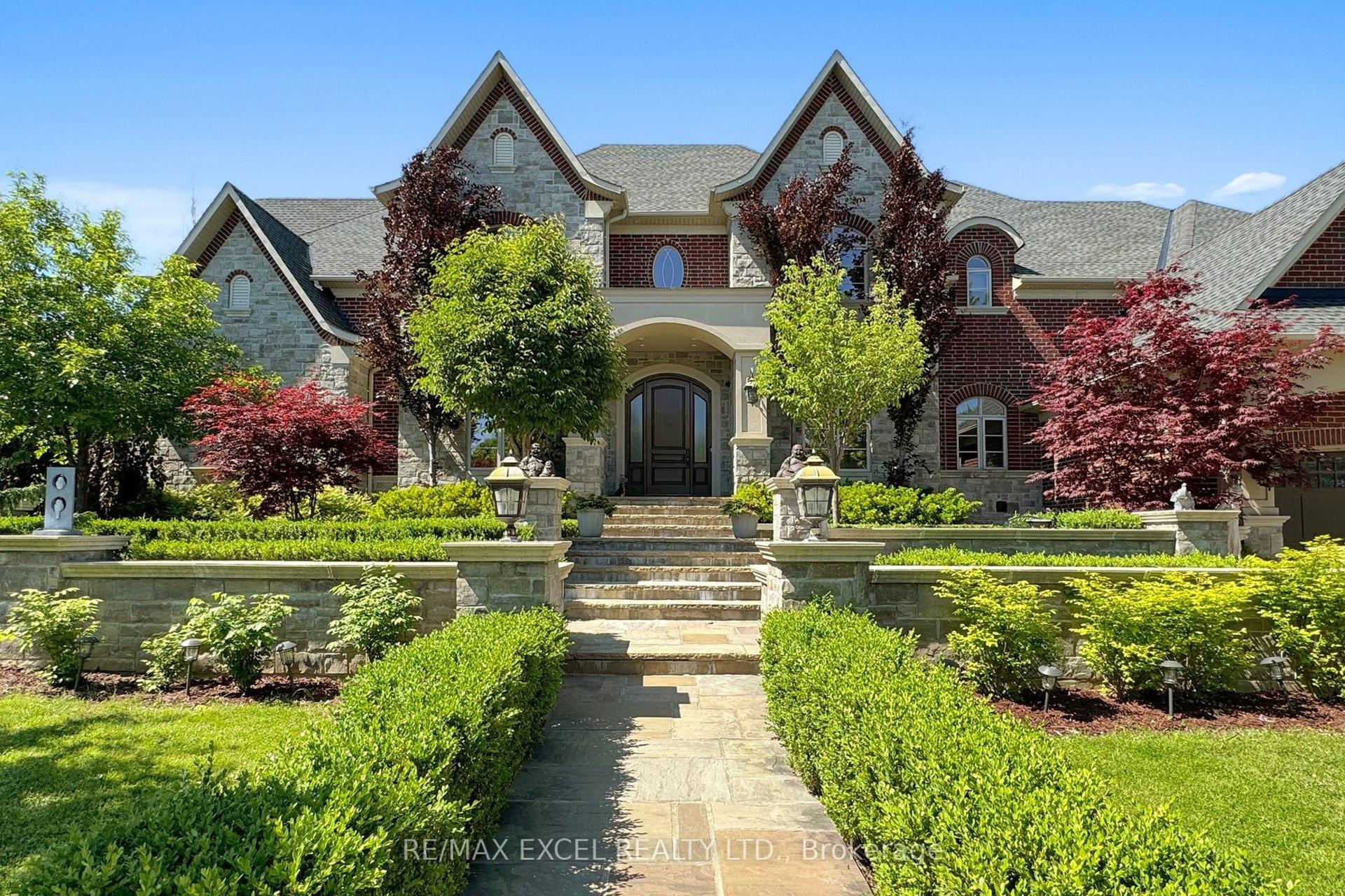 2 Beau Court, Aurora — Detached for sale, photo 1
