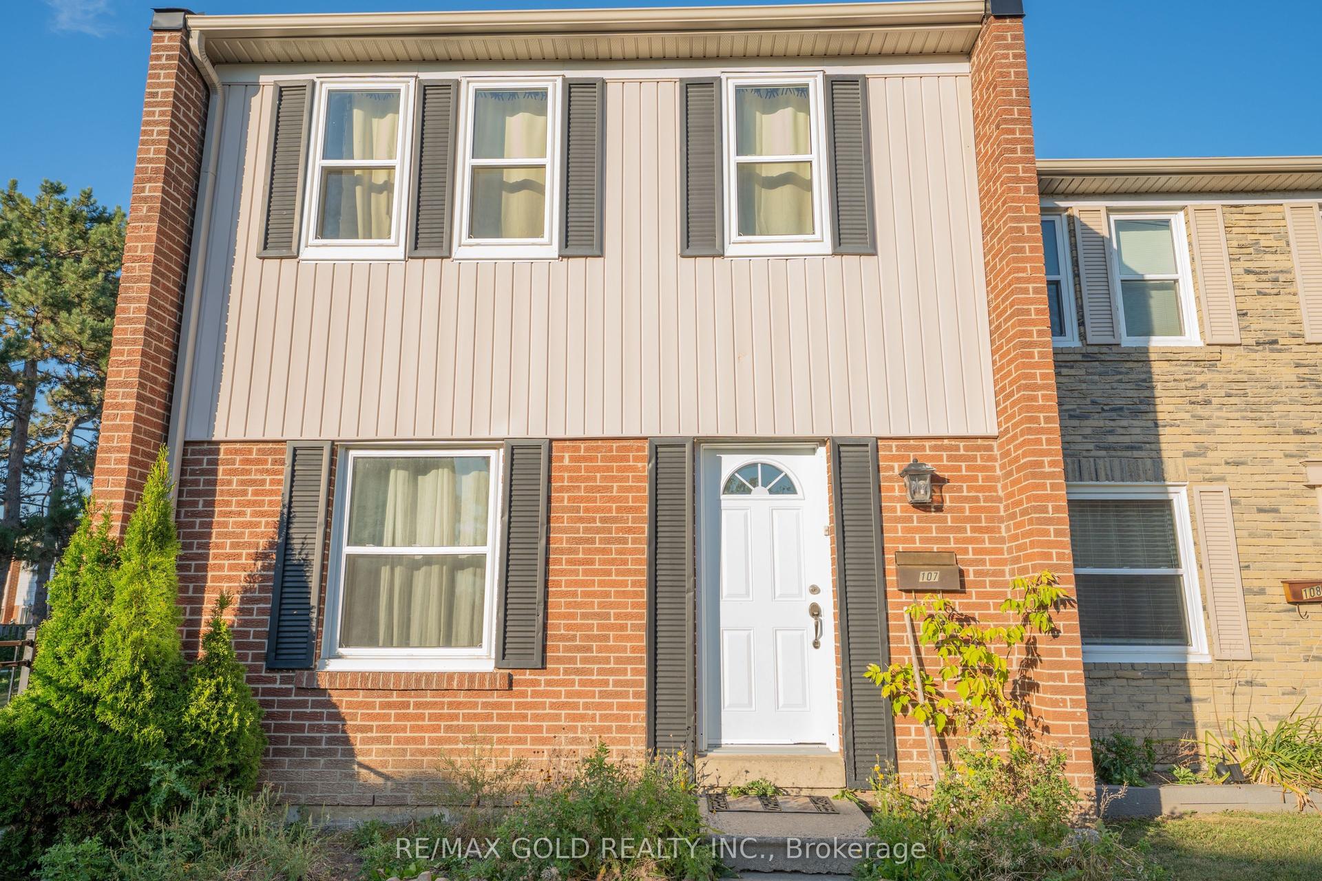 900 Central Park Drive 107 #107, Brampton — Condo Town for sale, photo 1