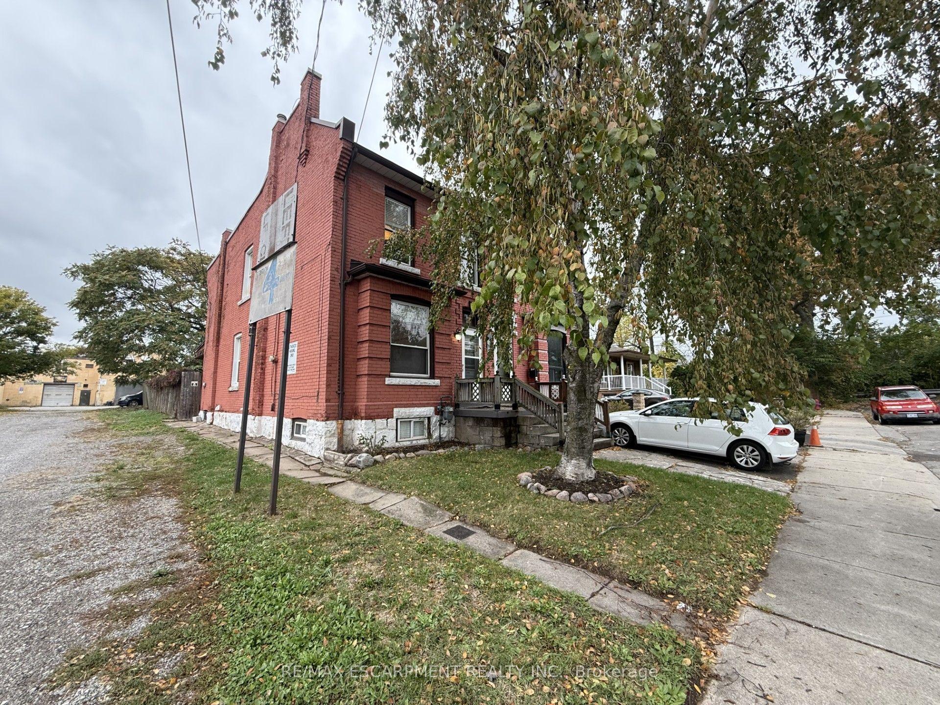 325 Catharine Street N, Hamilton — Semi-Detached for lease, photo 1