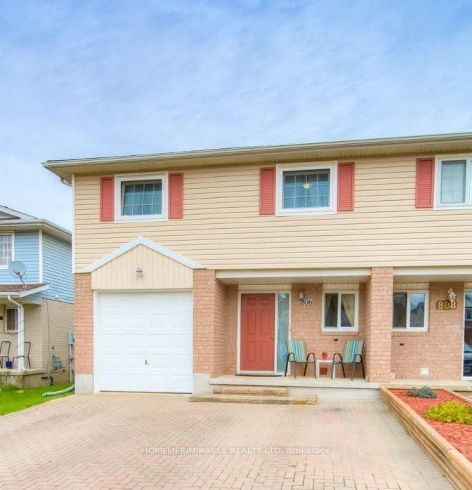 806 Fairway Crescent, Kitchener — Semi-Detached for lease, photo 1