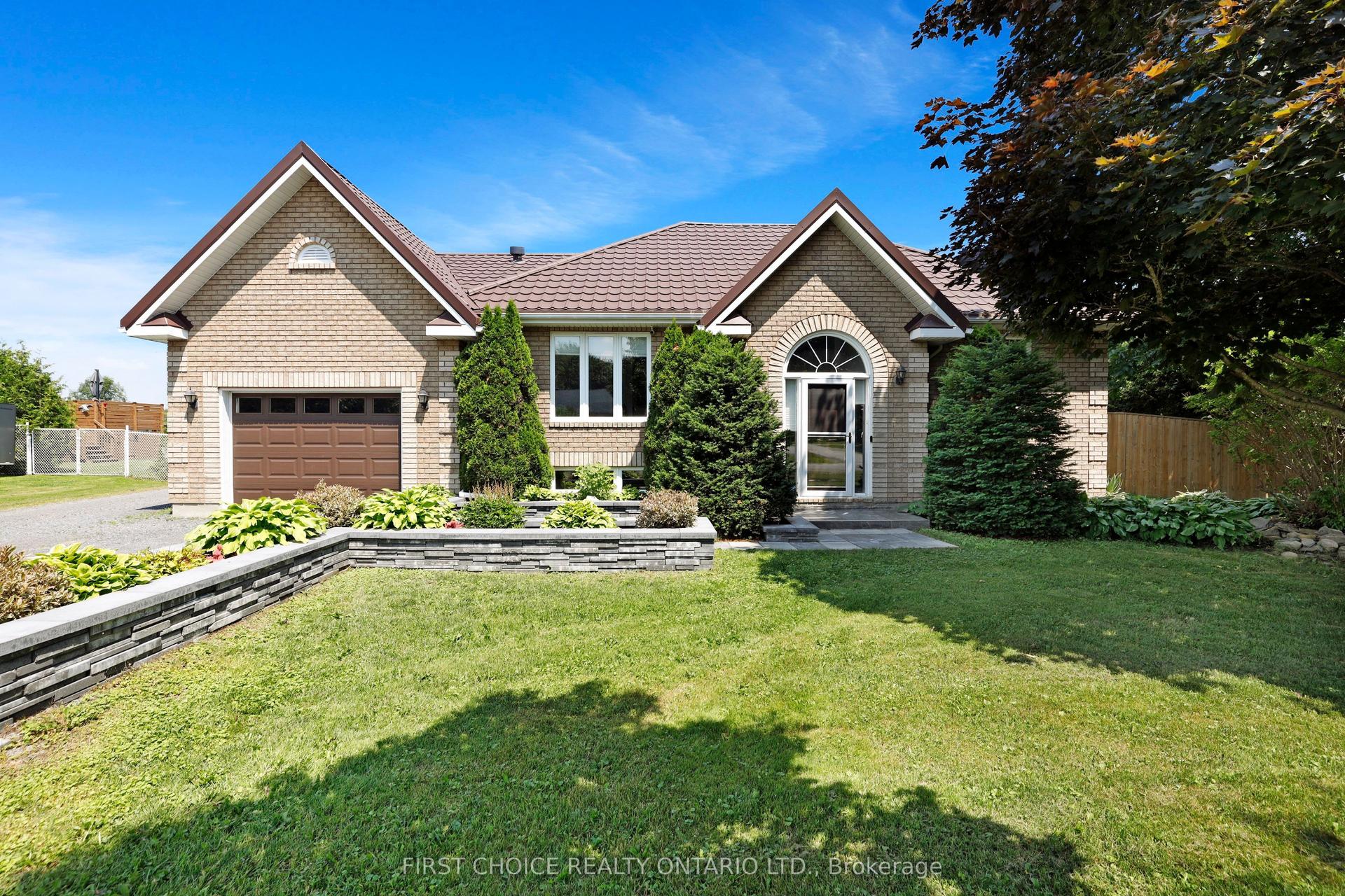 5857 Trudeau Avenue, Orleans - Cumberland and Area — Detached for sale, photo 1