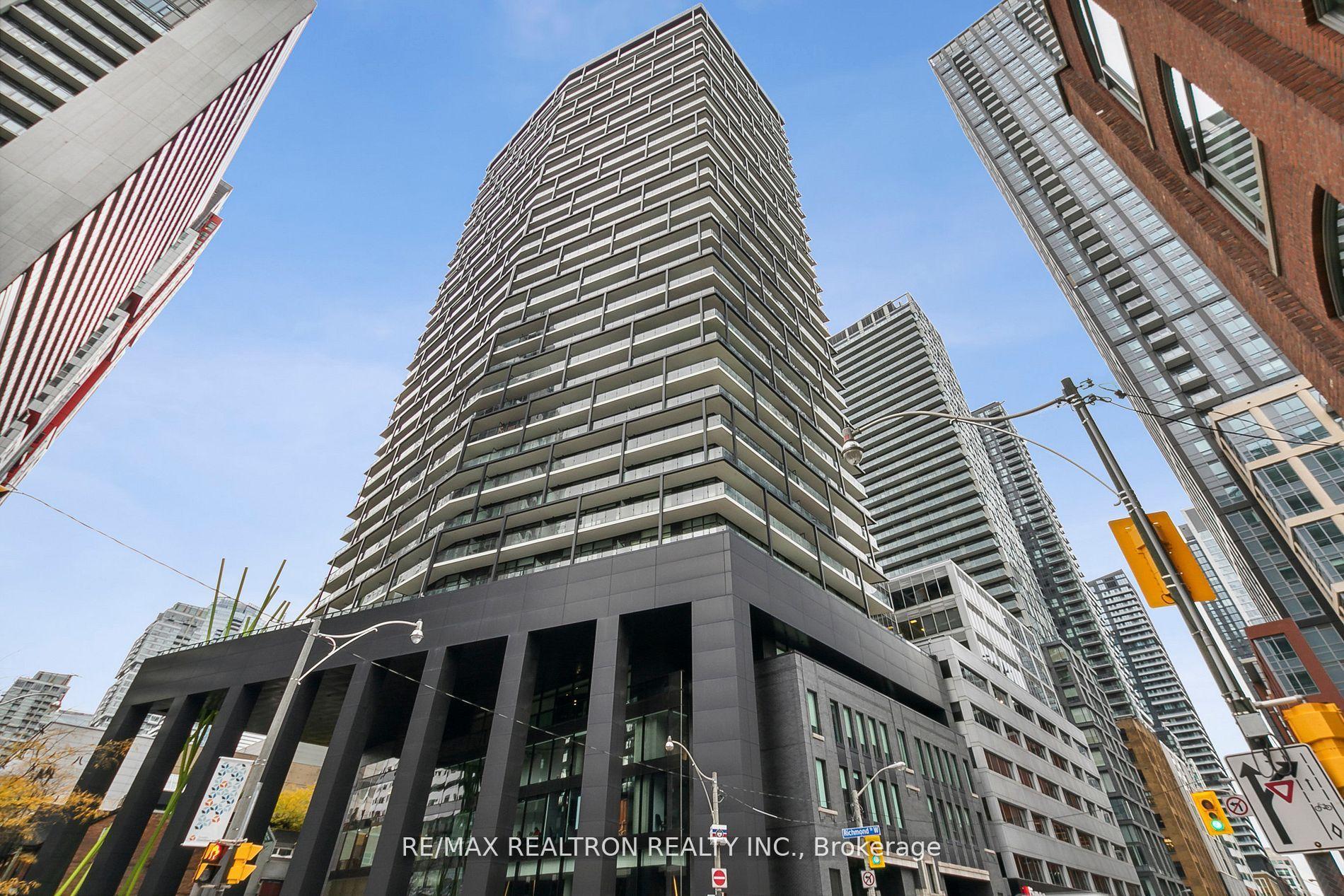 125 Peter Street 2708 #2708 — photo 1