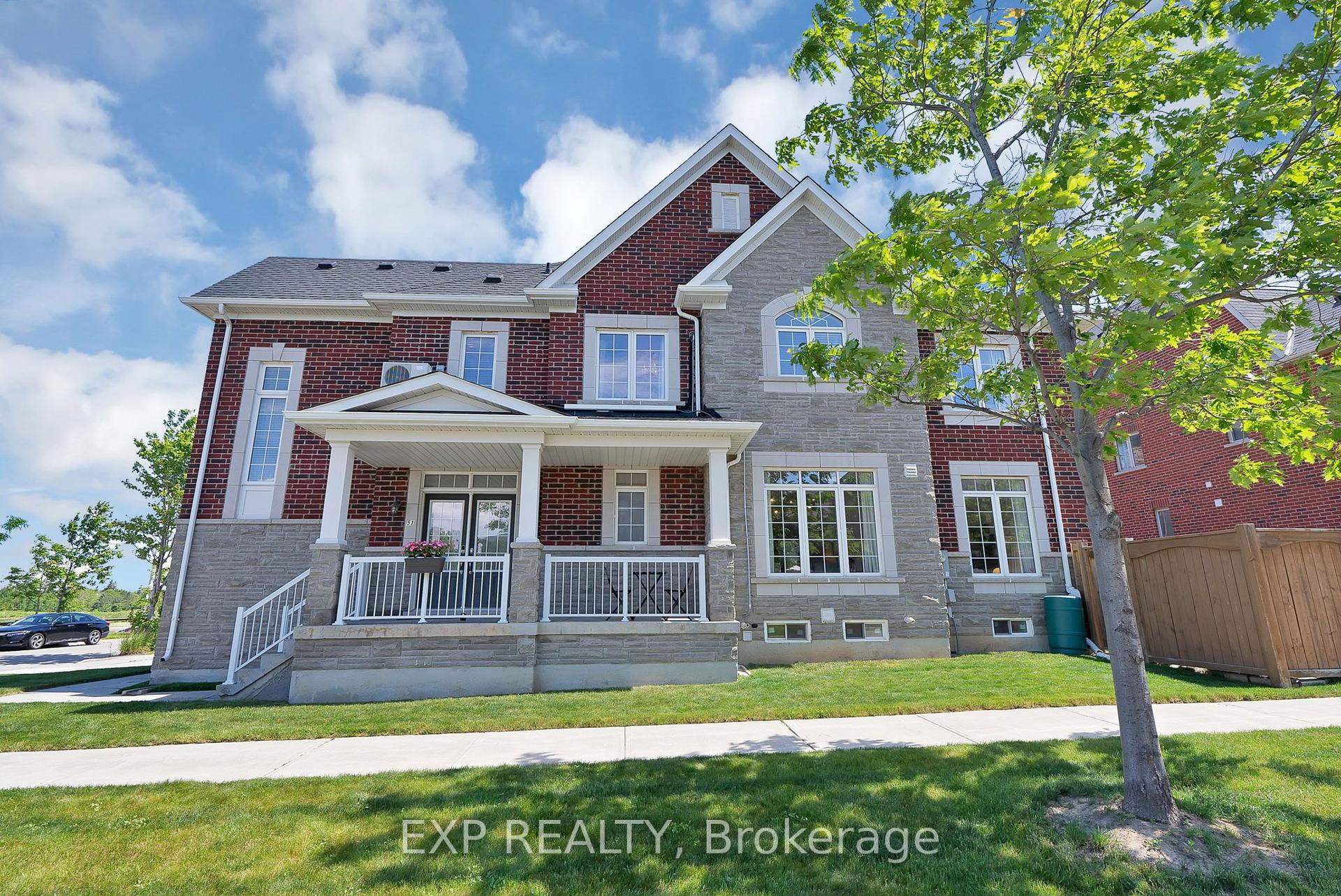 51 Living Crescent — photo 1