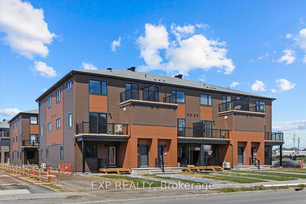 212 Tobiano Private — photo 1