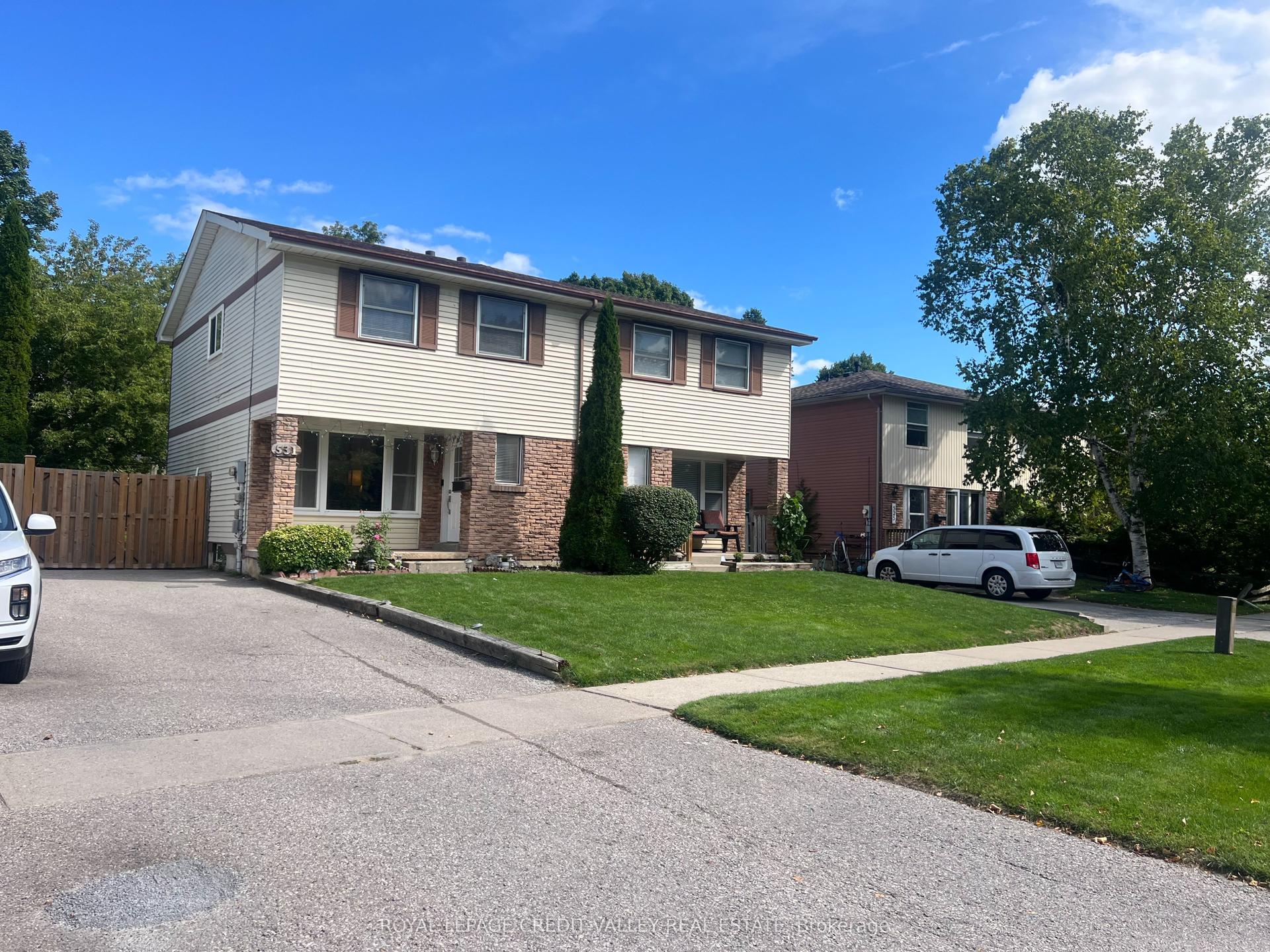 531 Camelot Drive, Oshawa — Semi-Detached for lease, photo 1