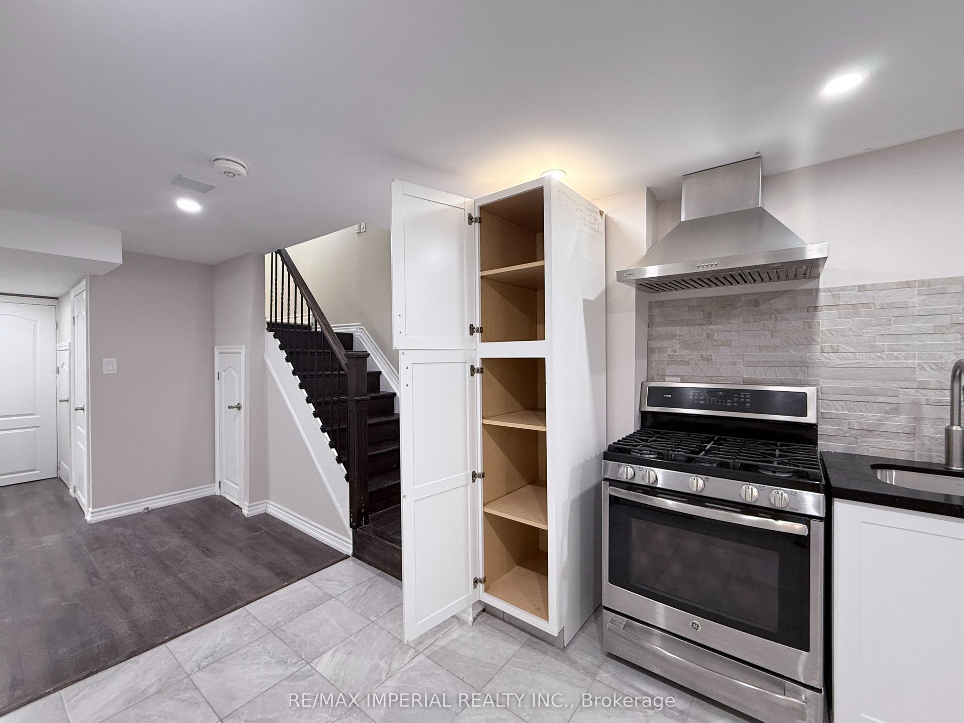 17 Deerwood Crescent, Richmond Hill — Detached for lease, photo 1