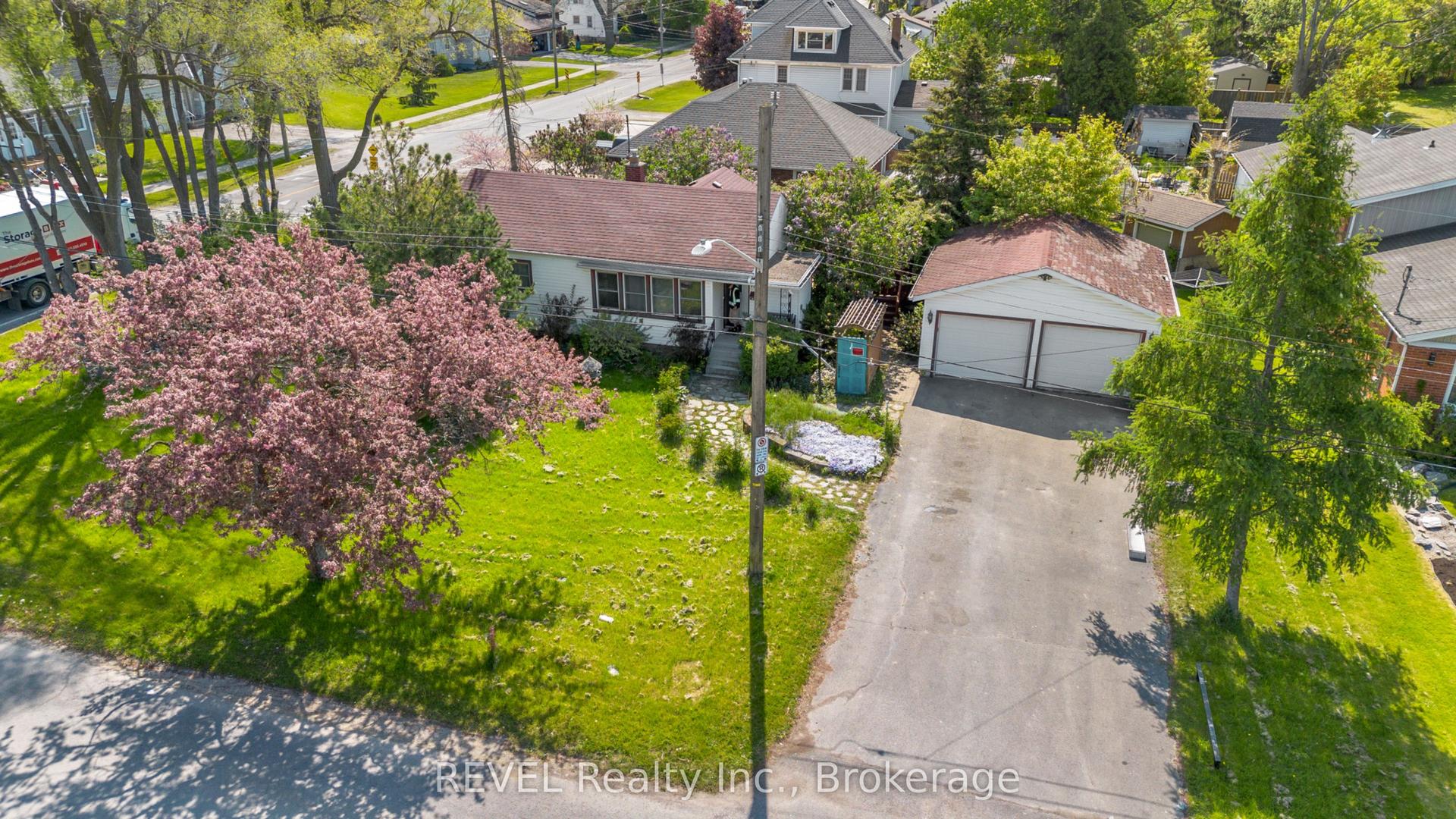 7962 Booth Street — photo 1