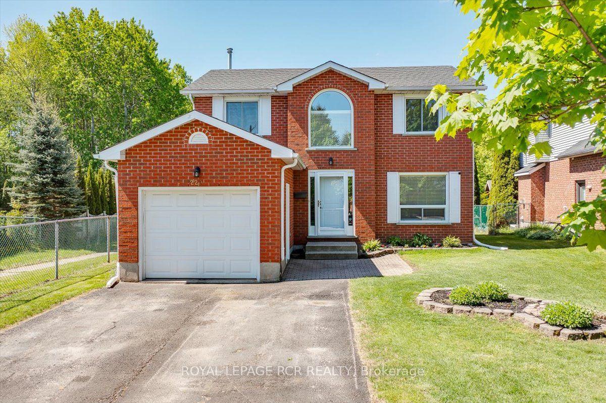 229 Elmwood Crescent — photo 1