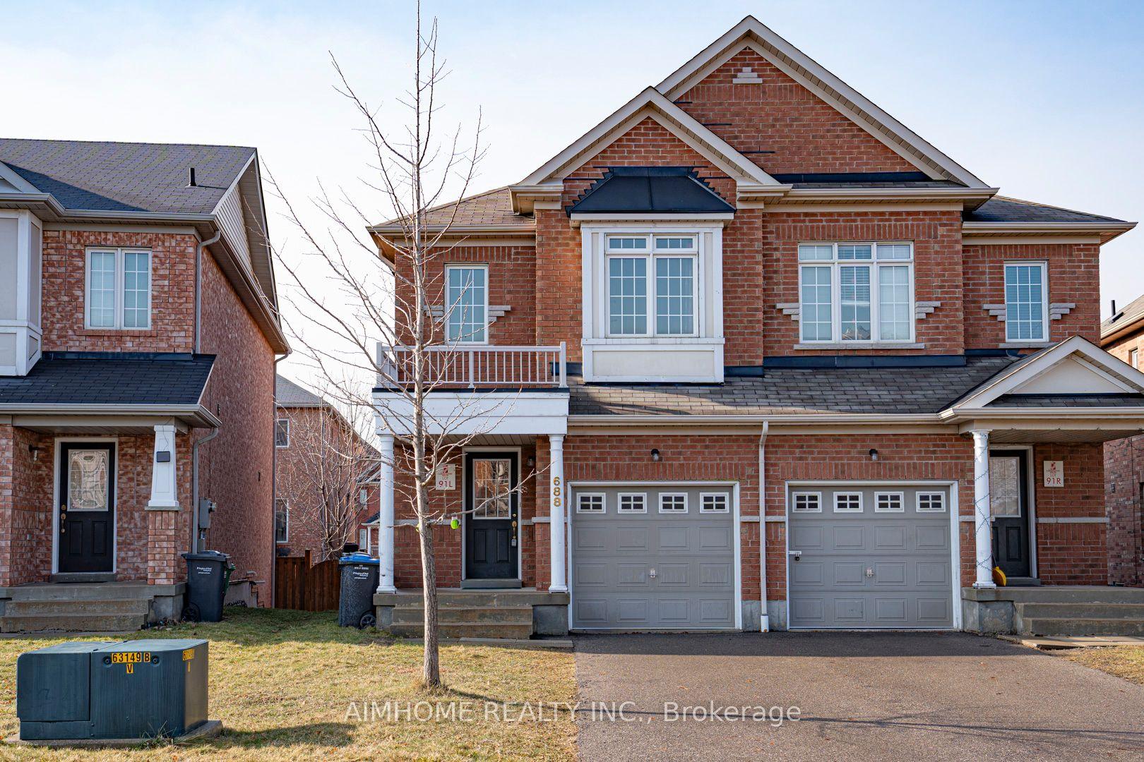 688 Courtney Valley Road, Mississauga — Semi-Detached for lease, photo 1
