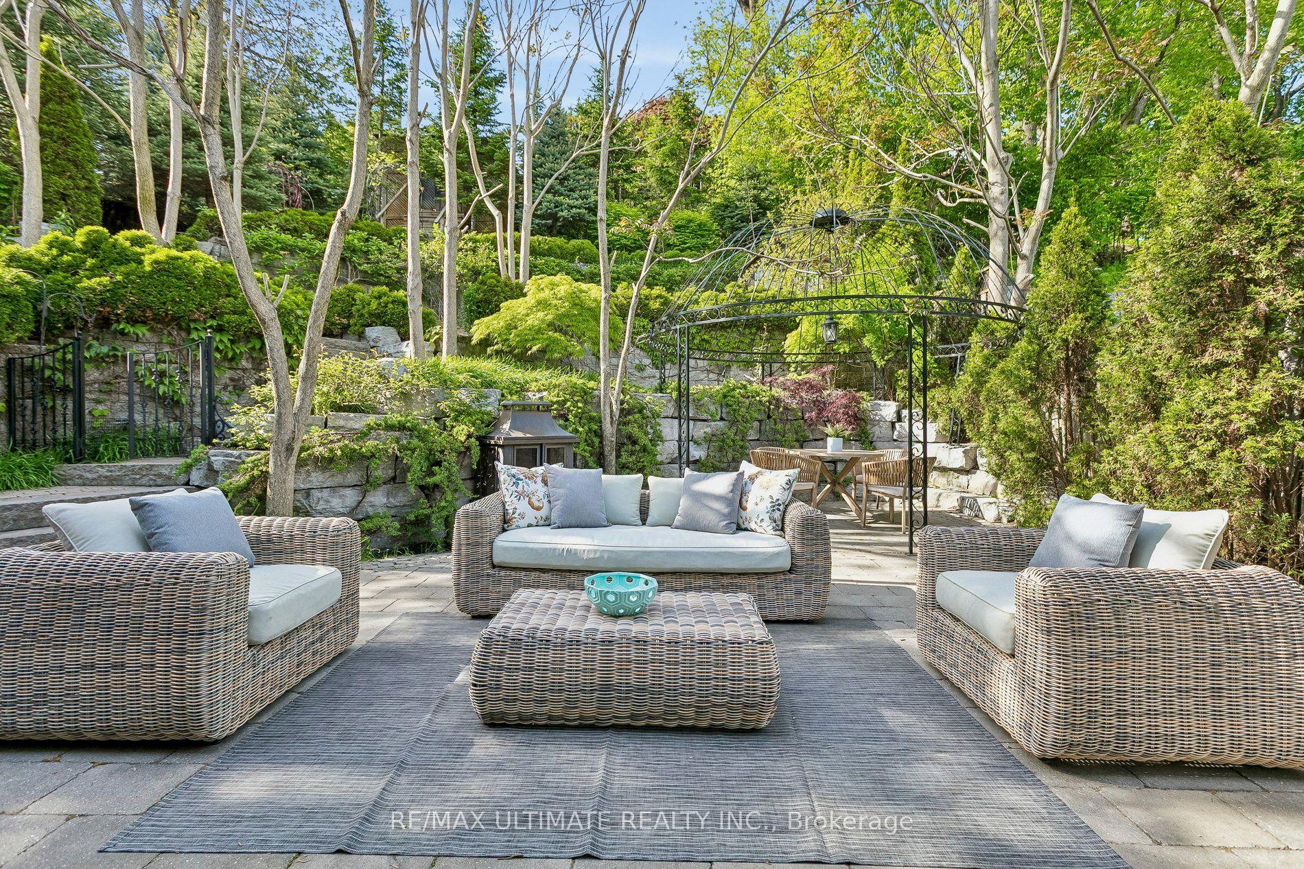 73 Bonnyview Drive — photo 1