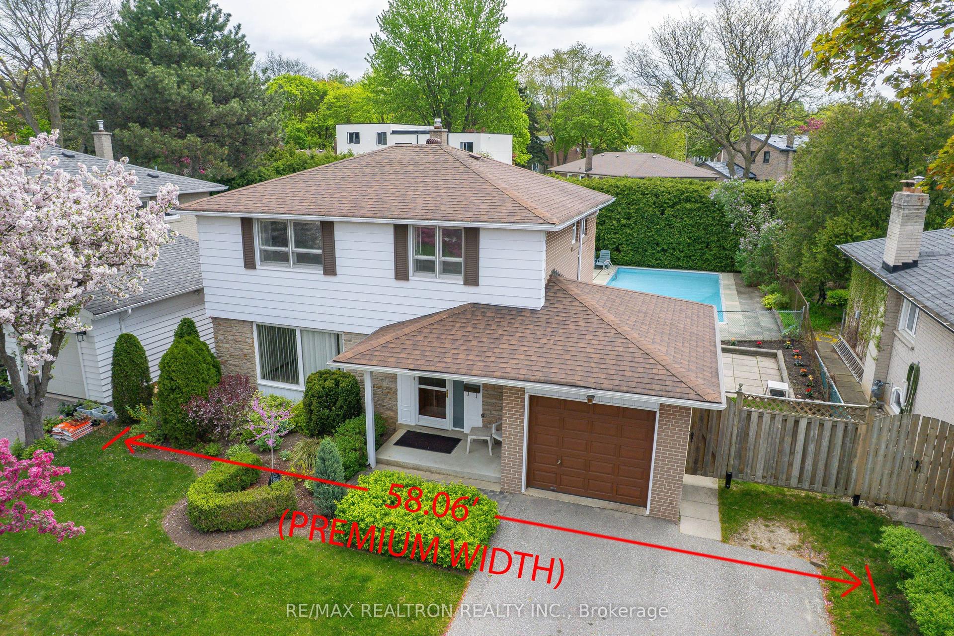 85 Clansman Boulevard — photo 1