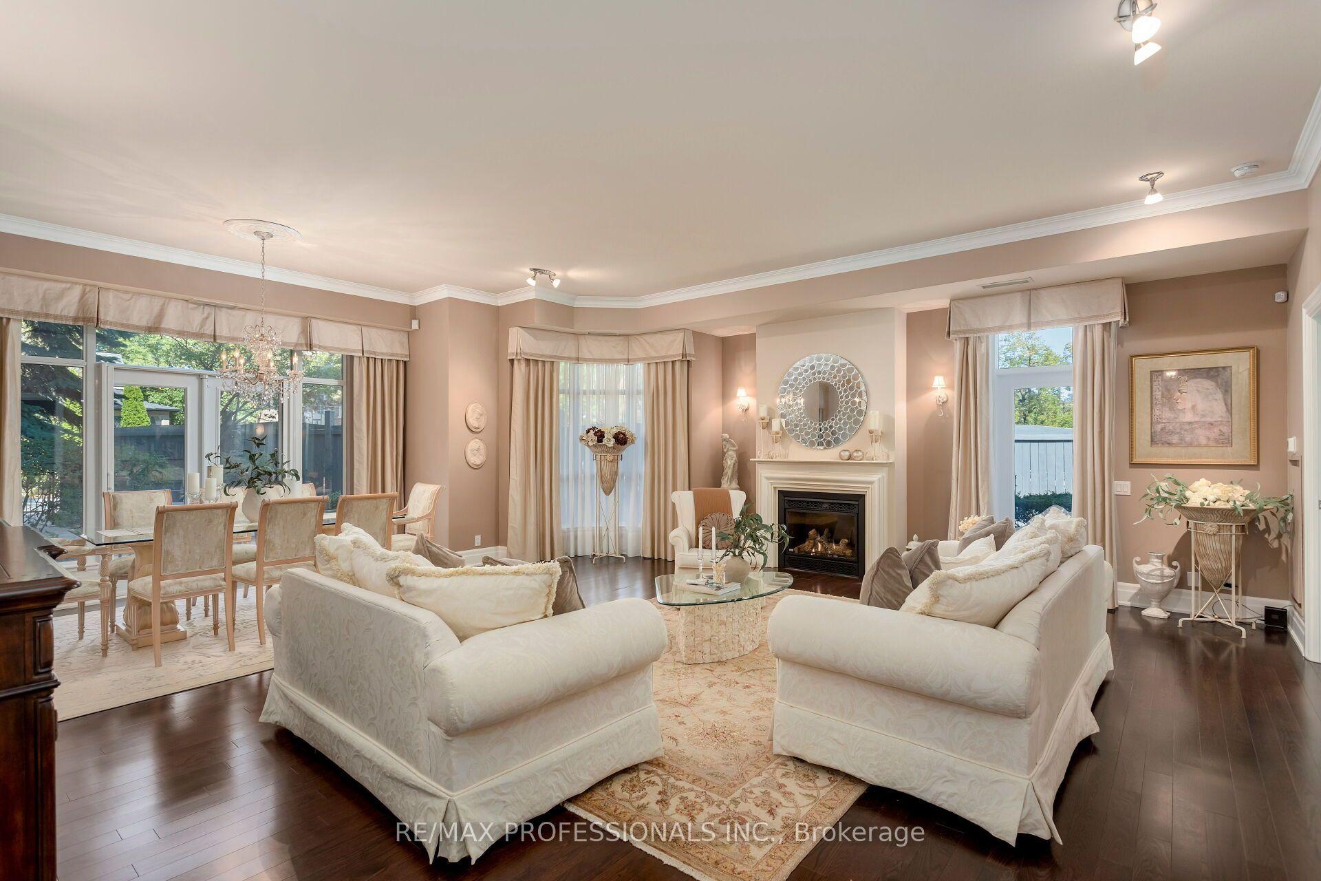 9 Burnhamthorpe Crescent 108 #108, Toronto — Condo for sale, photo 1
