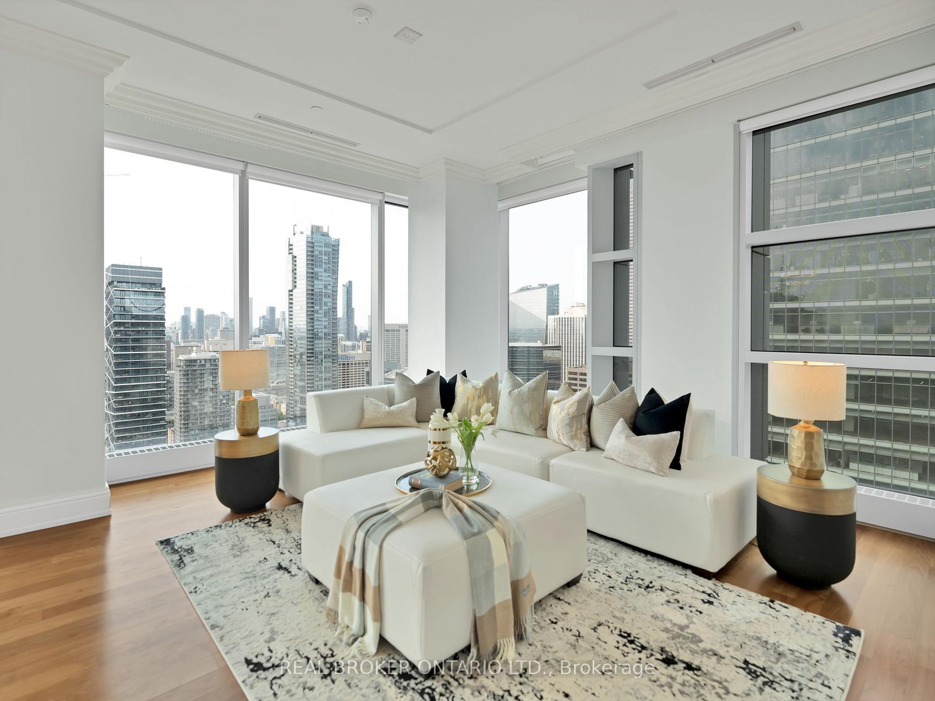 183 Wellington Street W 3803 #3803 — photo 1