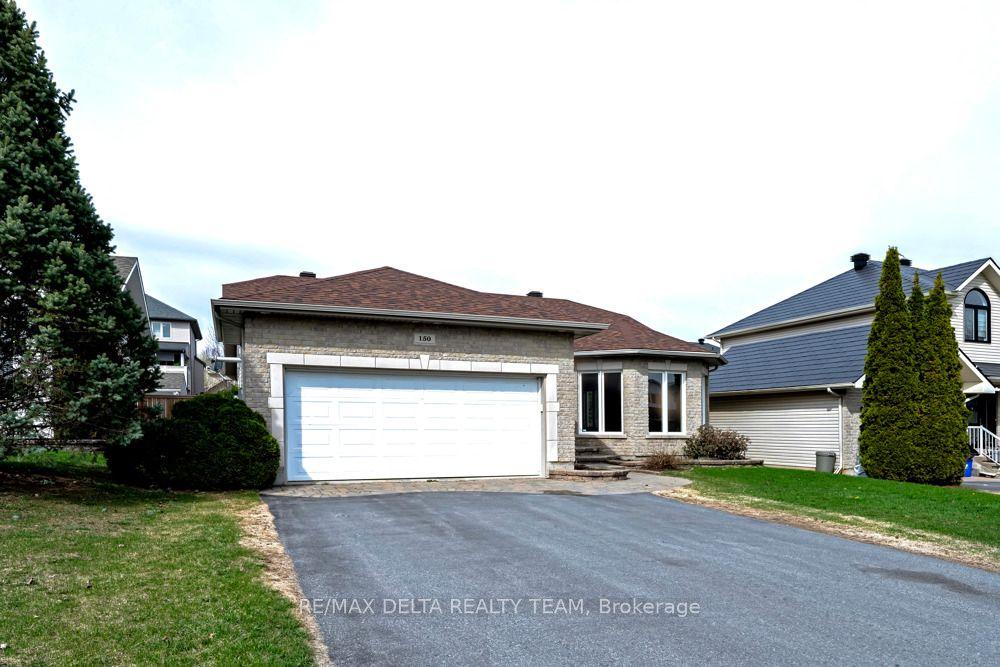 150 Sandra Crescent — photo 1