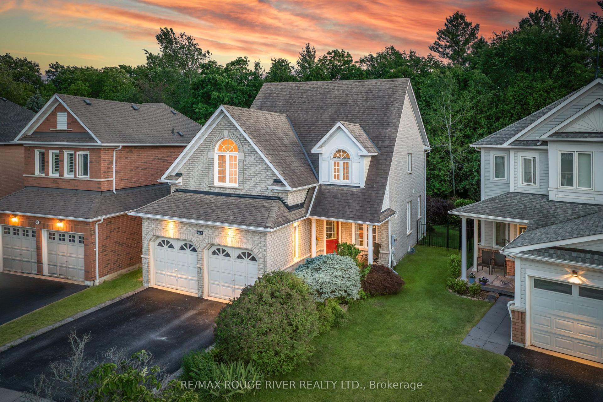433 Woodsmere Crescent — photo 1