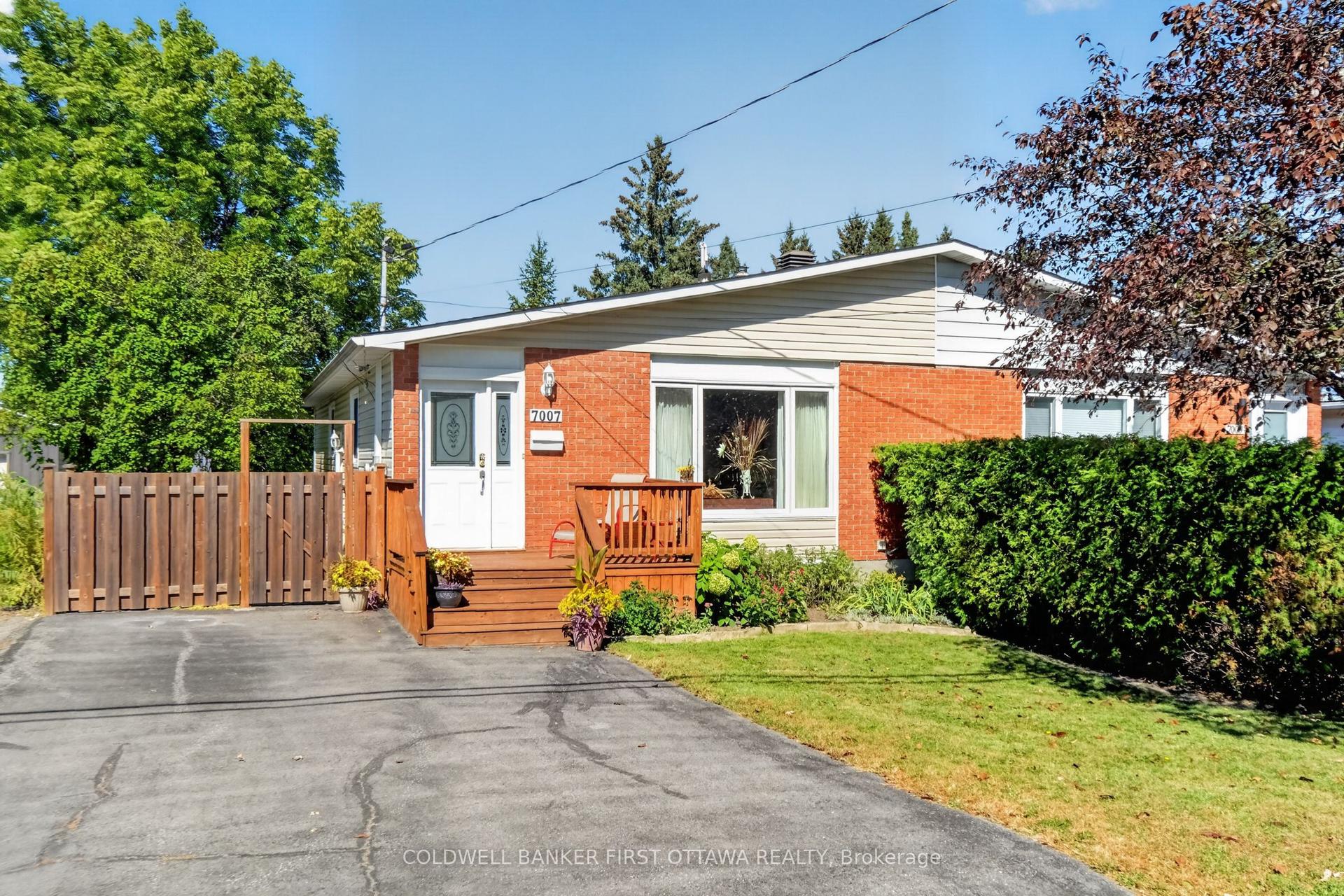 7007 Notre Dame Street N, Orleans - Convent Glen and Area — Semi-Detached for sale, photo 1