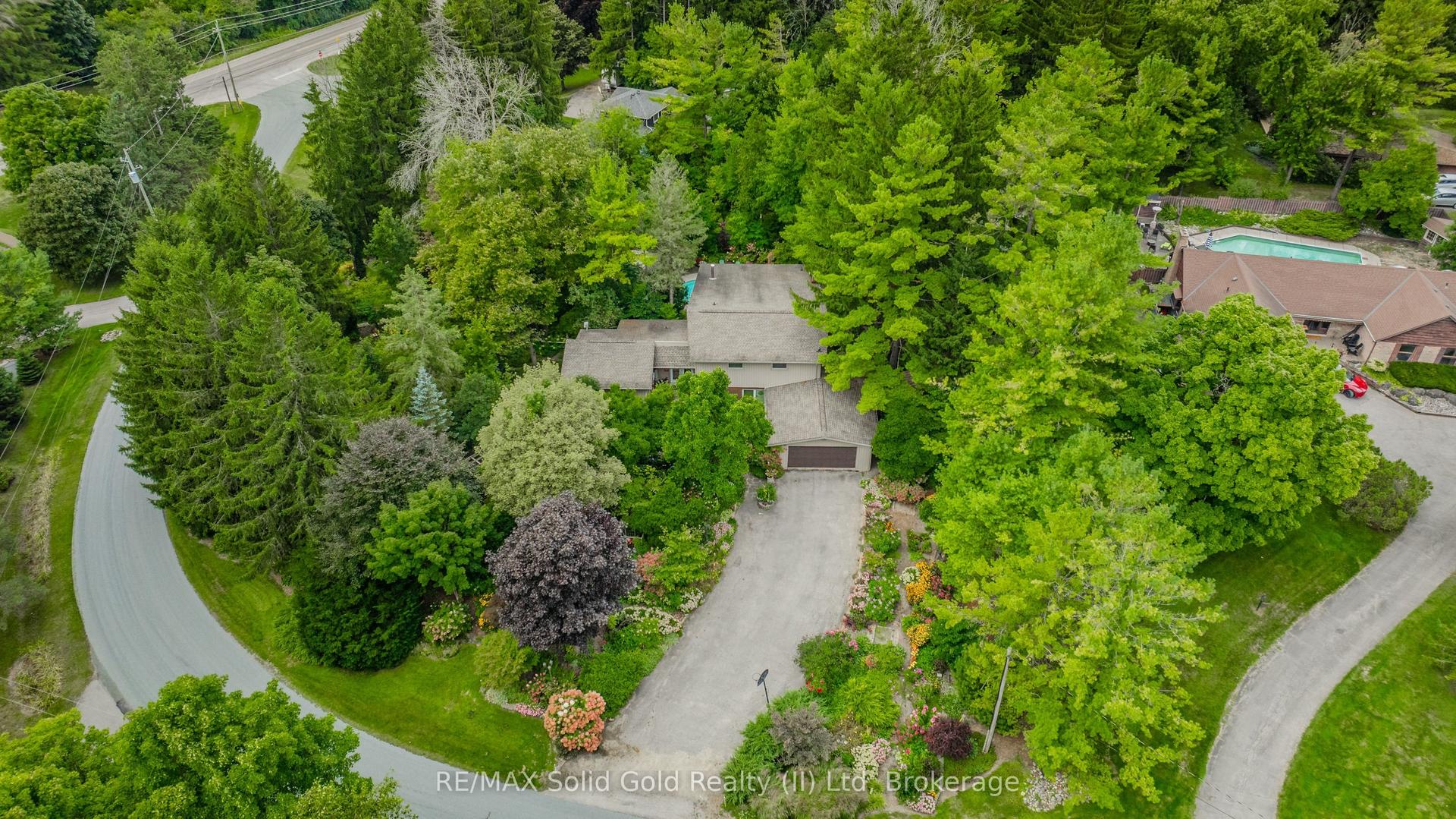 111 Grandview Drive — photo 1