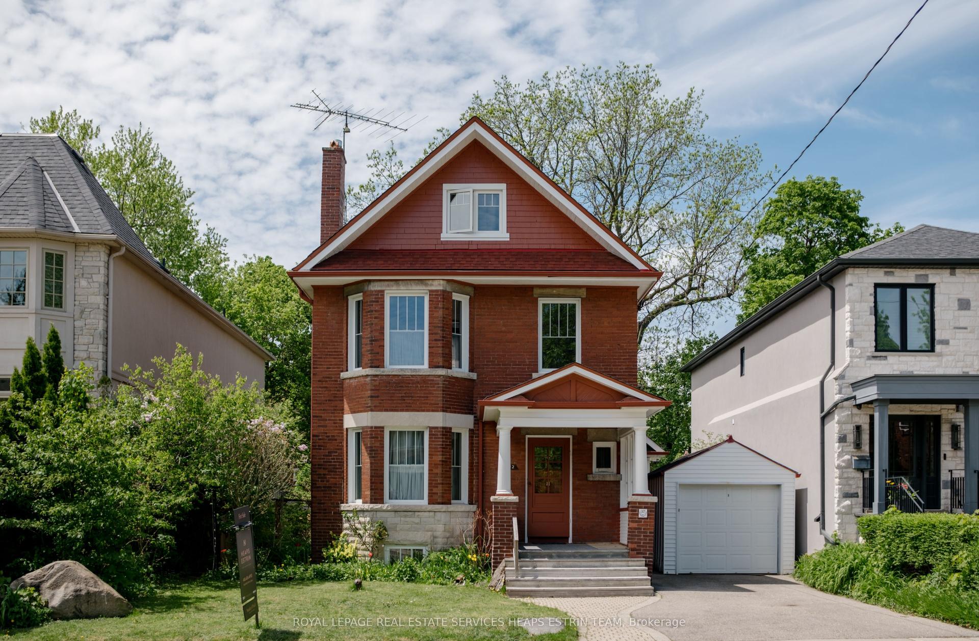 32 Belcourt Road — photo 1