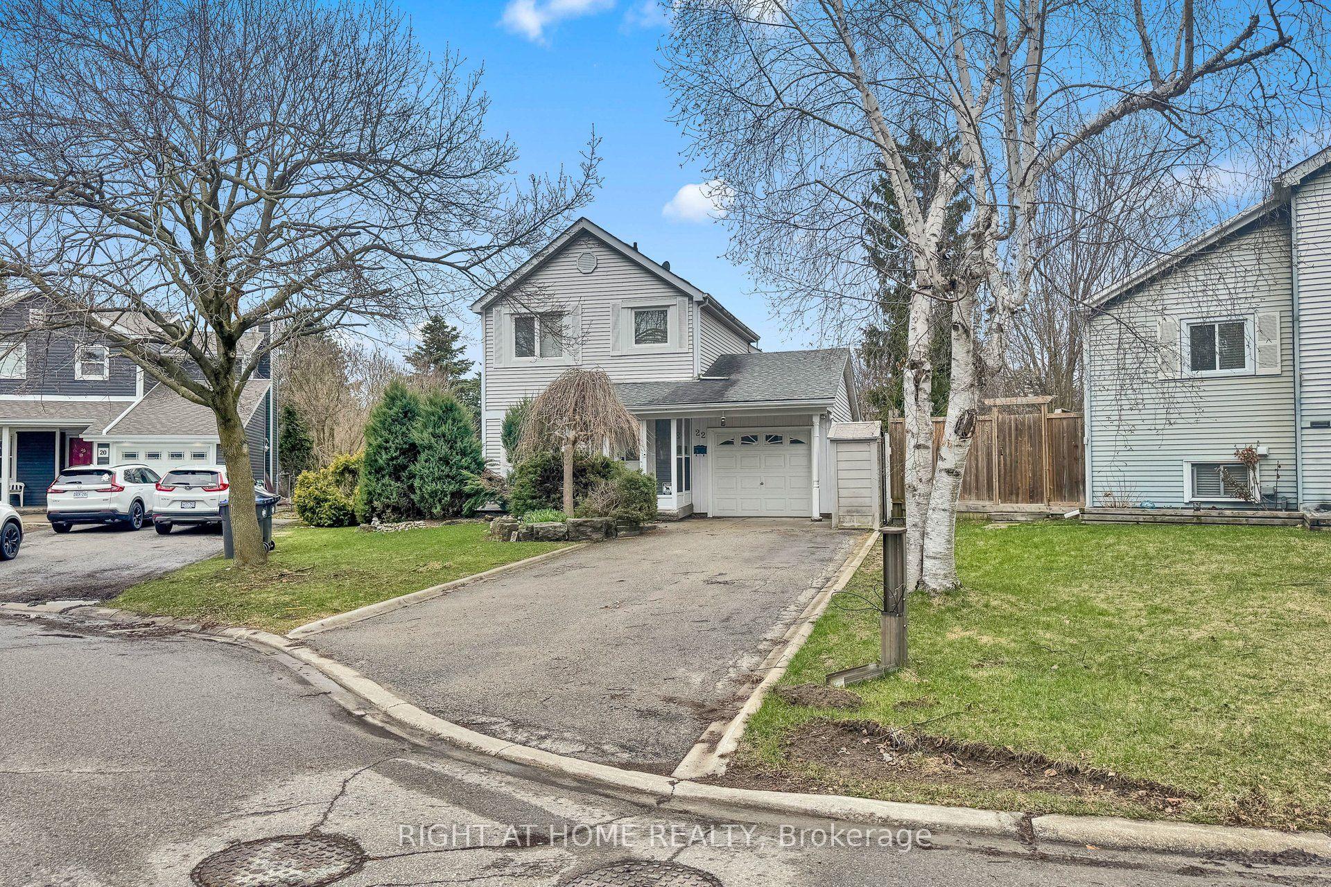22 Blueridge Square — photo 1