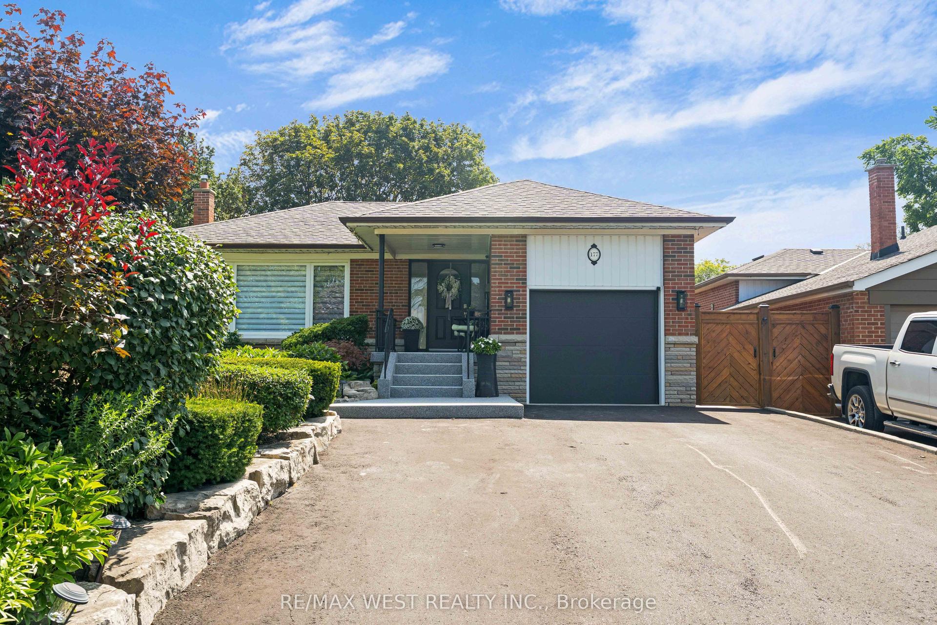 177 Searle Avenue, Toronto — Detached for lease, photo 1